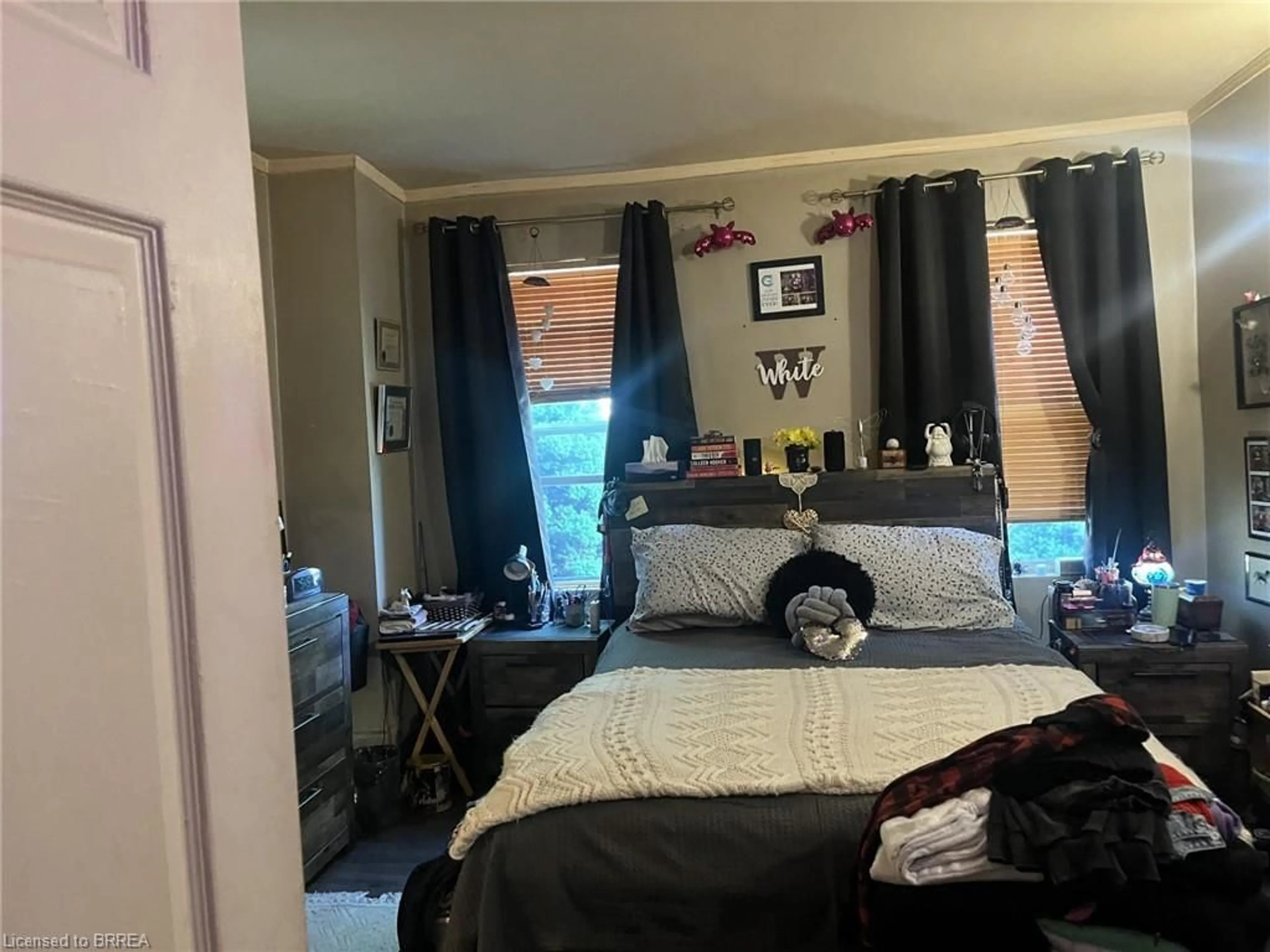 A pic of a room for 42 Chatham St, Brantford Ontario N3T 2N6