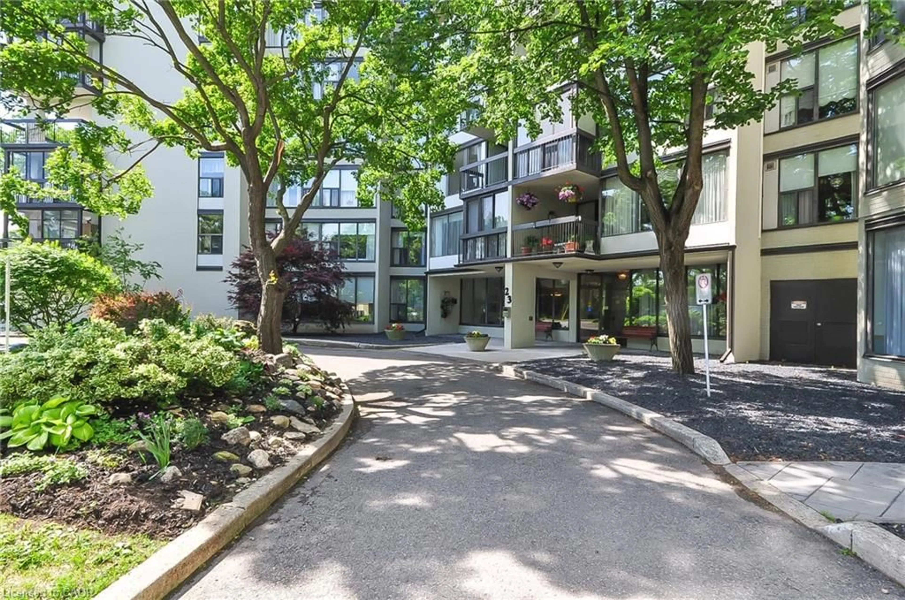 Unknown for 23 Woodlawn Rd #305, Guelph Ontario N1H 7G6