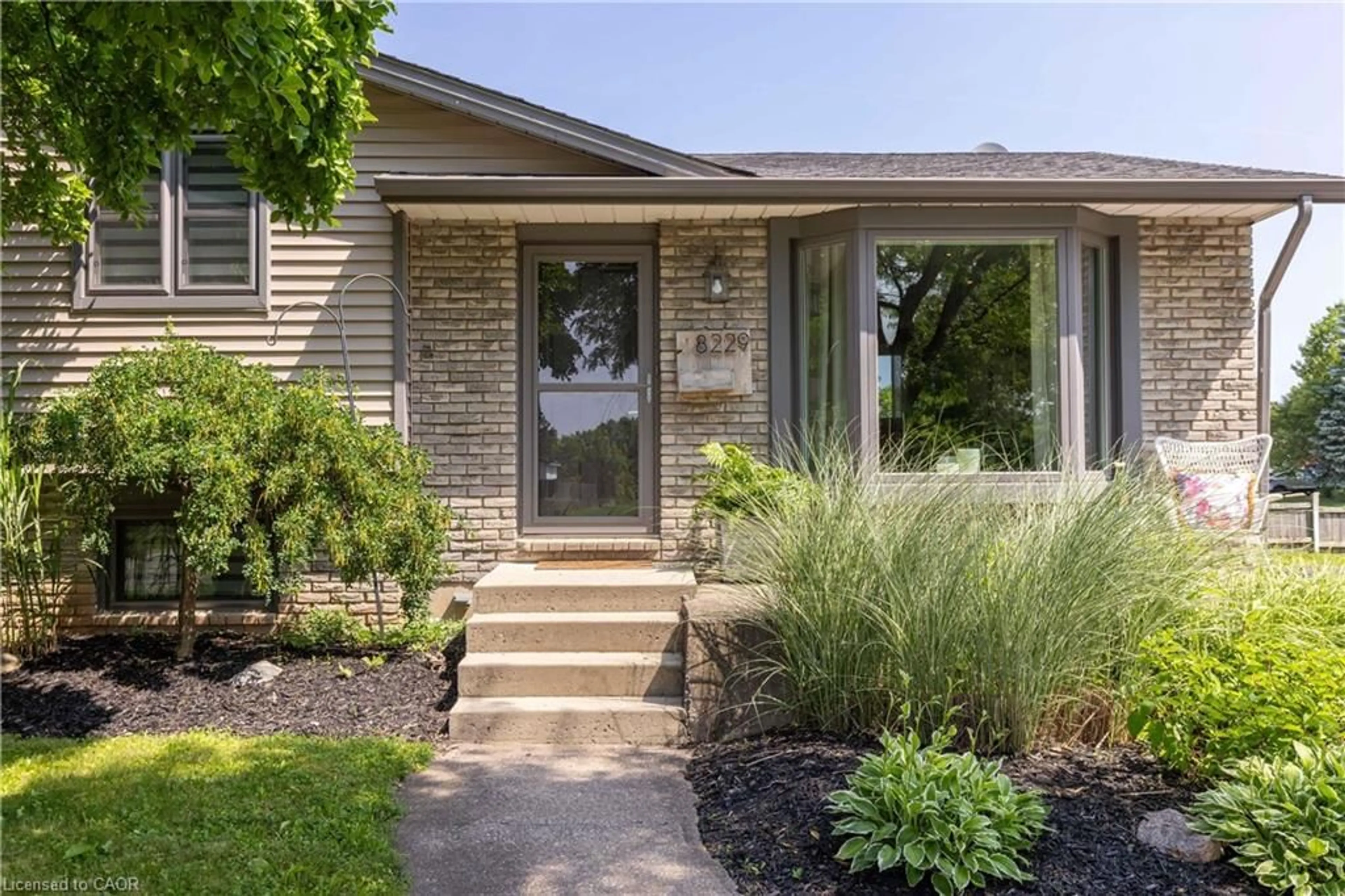Home with brick exterior material, street for 8229 Rideau St, Niagara Falls Ontario L2H 2E3