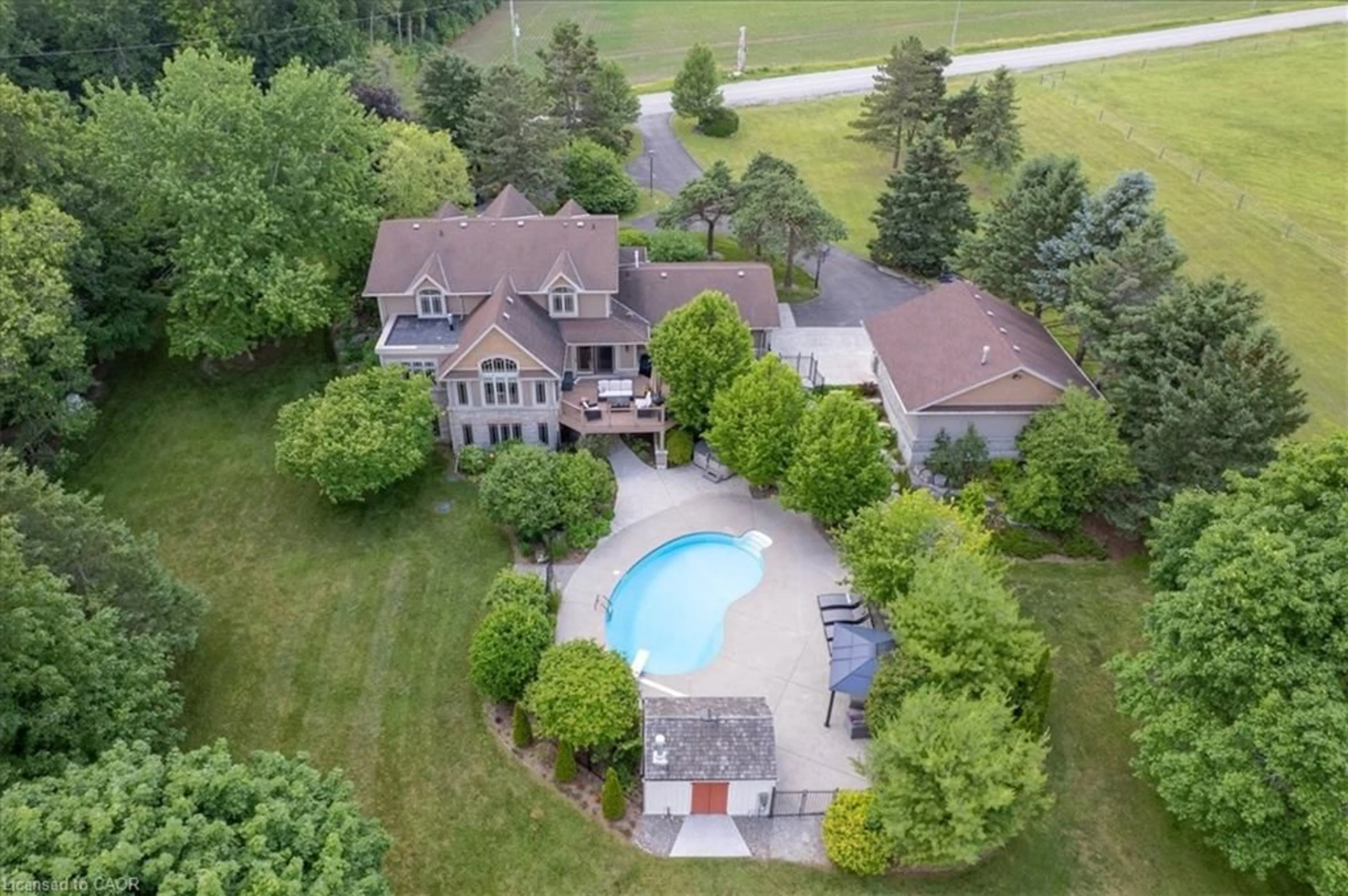 A pic from outside/outdoor area/front of a property/back of a property/a pic from drone, water/lake/river/ocean view for 1635 Sandhills Rd, New Hamburg Ontario N3A 3B2