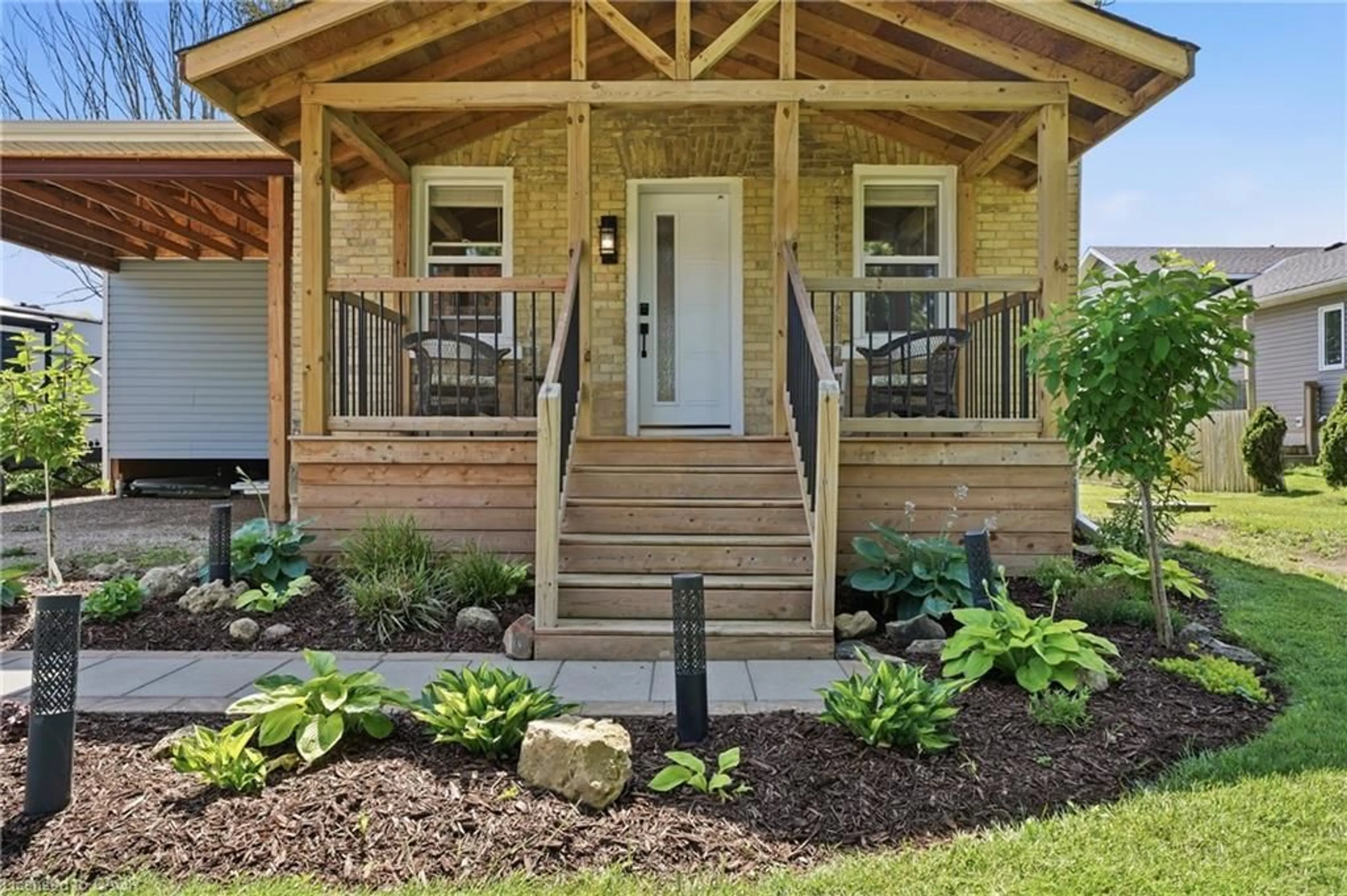 Indoor entryway for 5775 Highway 23, Harriston Ontario N0G 1Z0