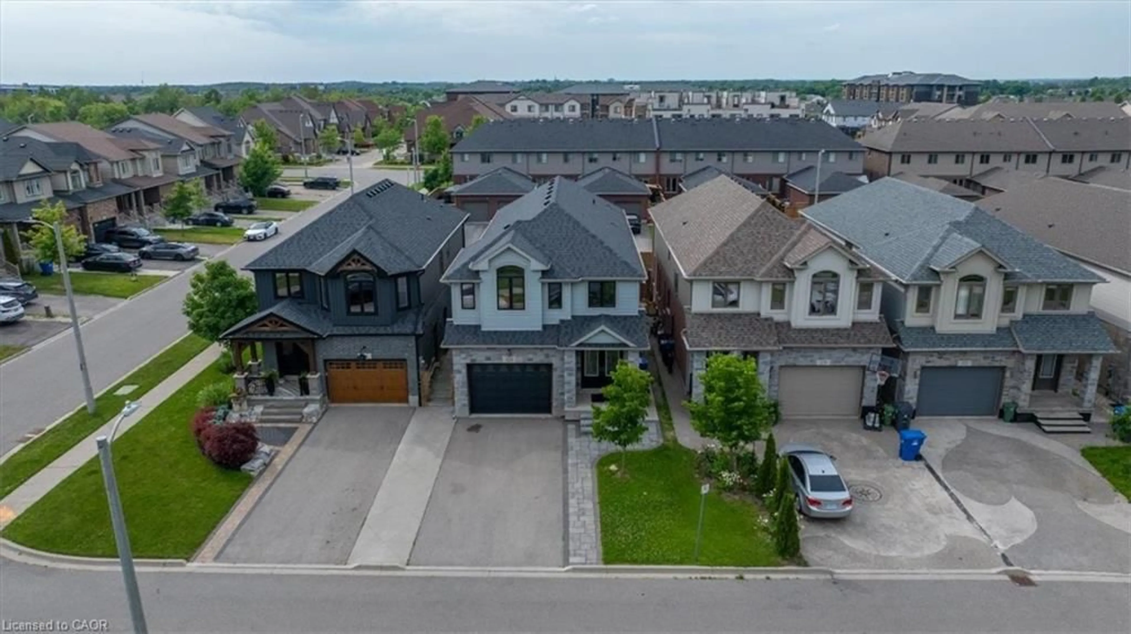 A pic from outside/outdoor area/front of a property/back of a property/a pic from drone, street for 121 Dallan Dr, Guelph Ontario N1L 0N3