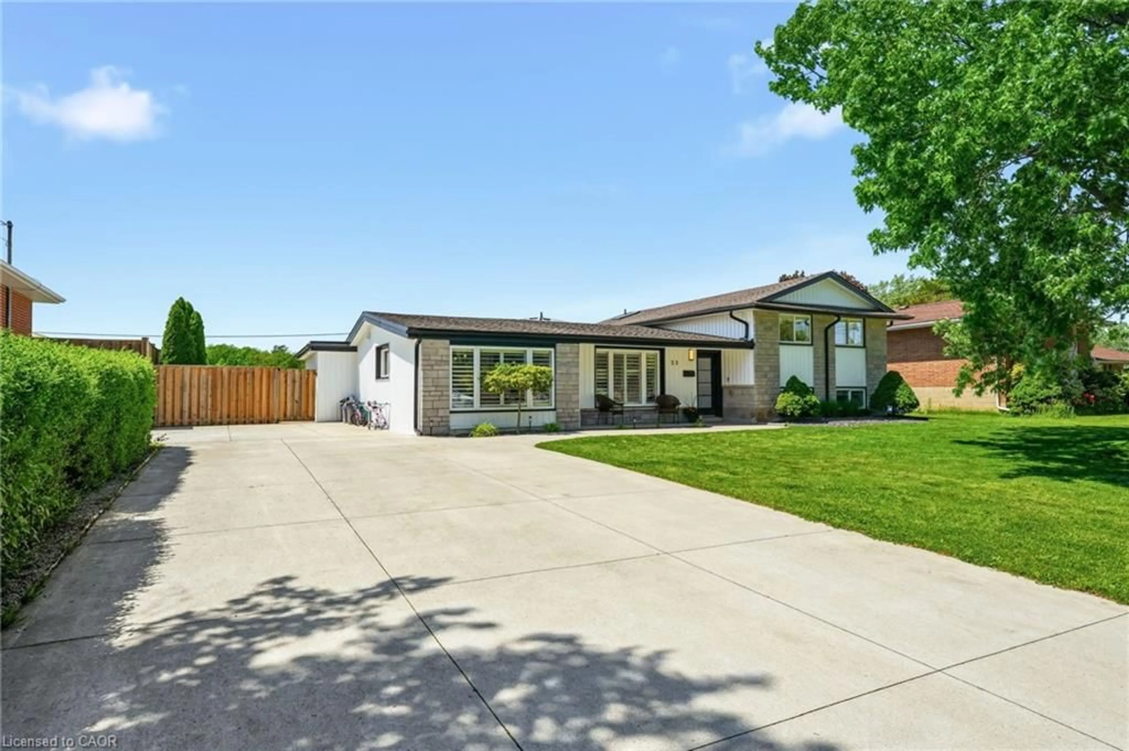 Unknown for 35 Emily St, Grimsby Ontario L3M 3Z8