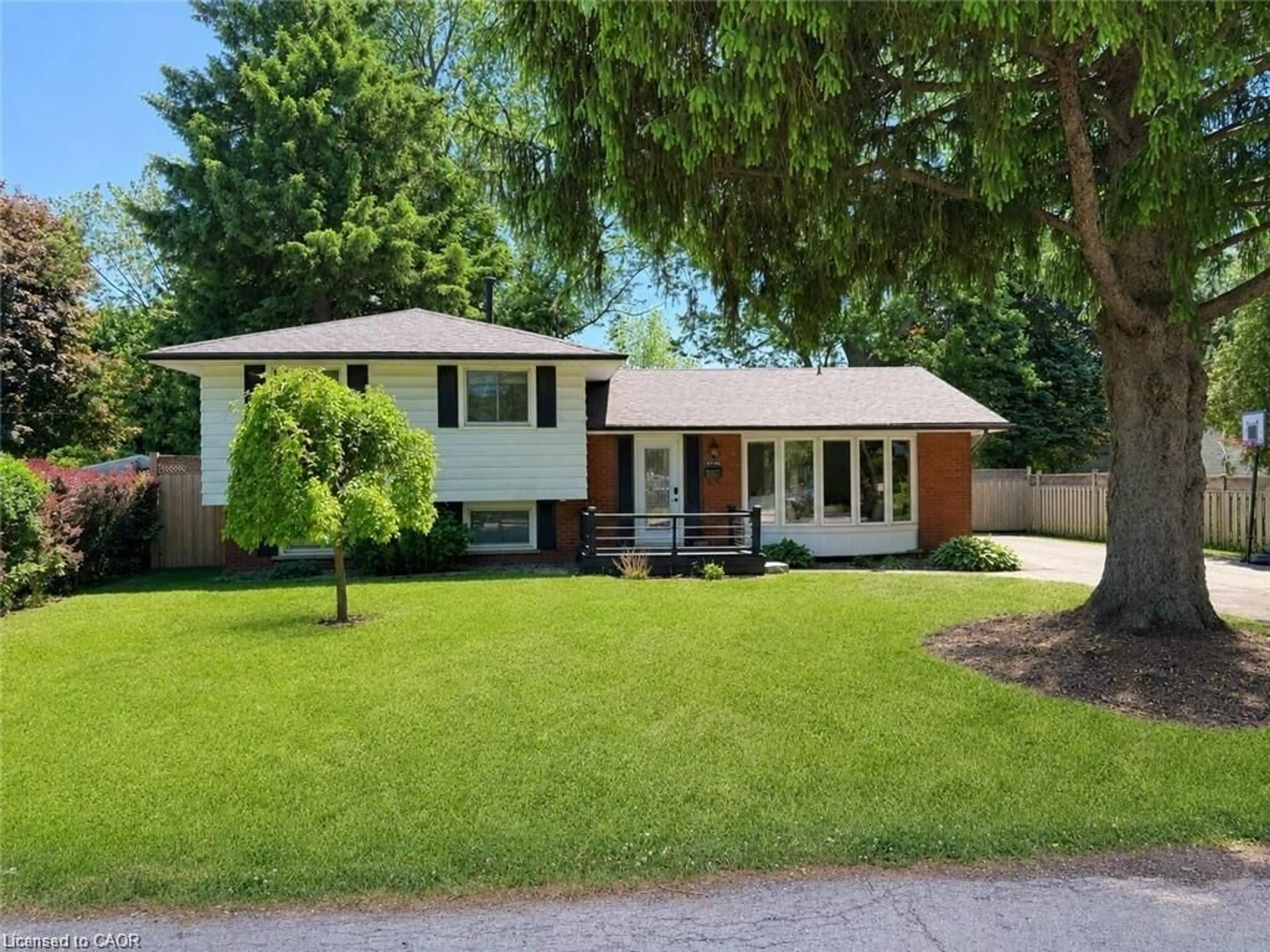 Home with brick exterior material, street for 160 Council Cres, Ancaster Ontario L9G 1V1