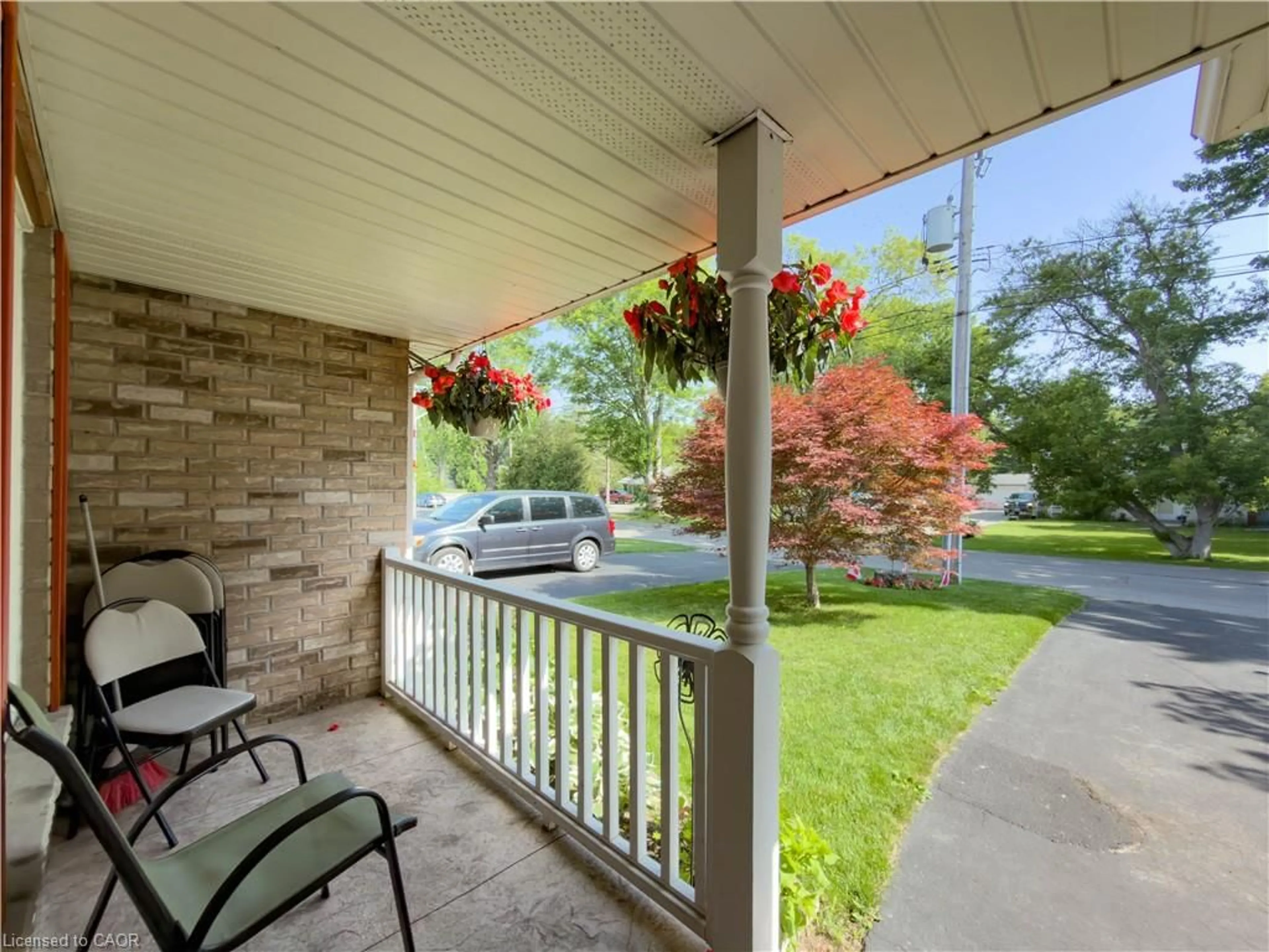 Patio, street for 126A Concession Rd, Dunnville Ontario N1A 1L1