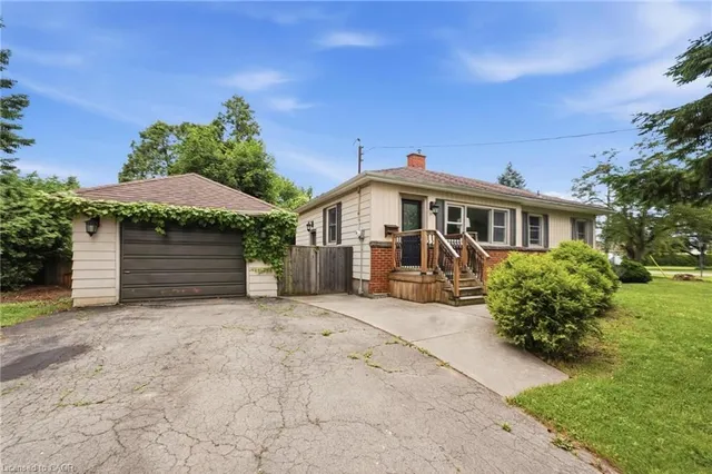 16 Carrington Crt, Ancaster 3