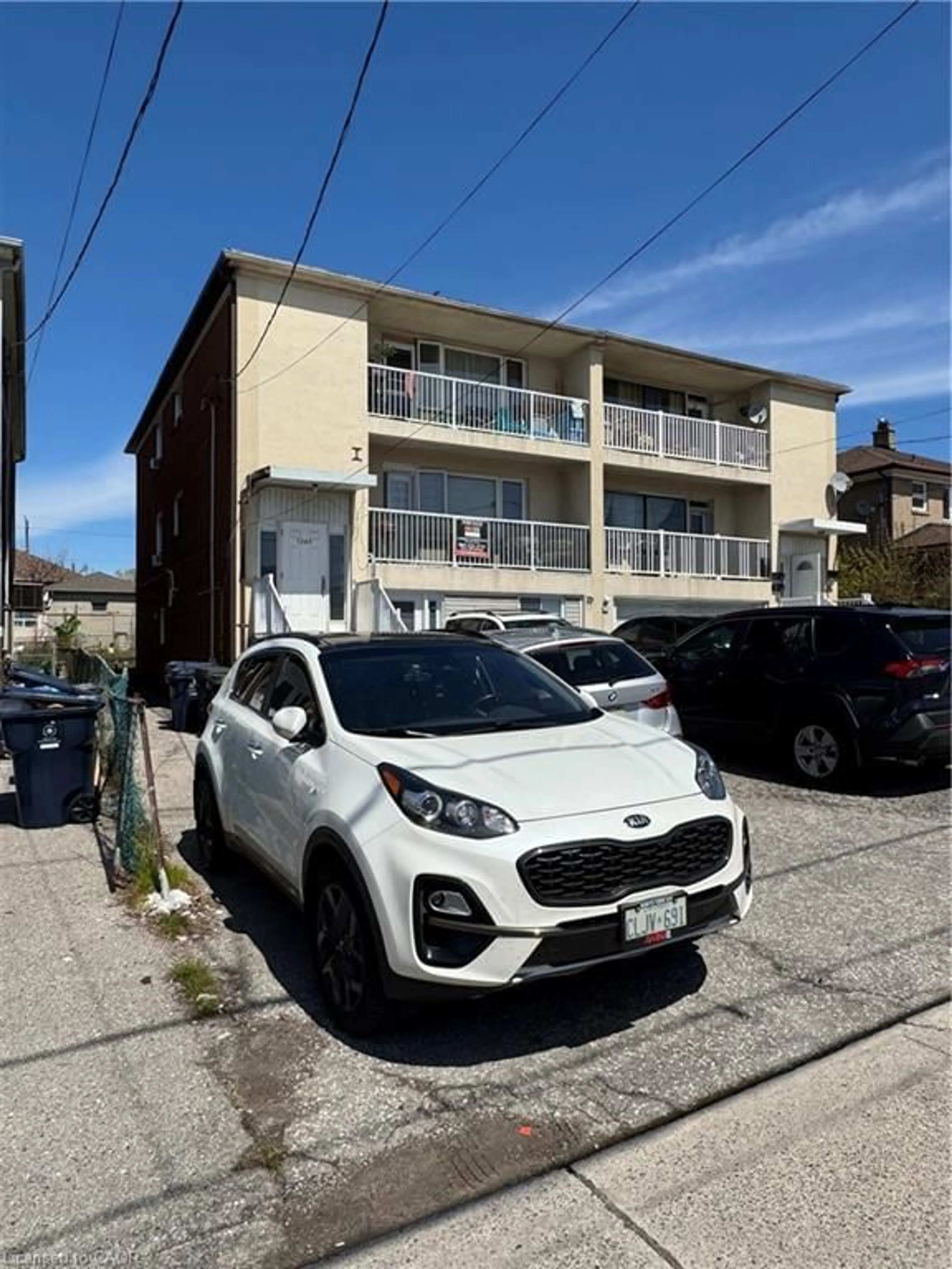 Parking for Ave, Toronto Ontario M3M 1H8