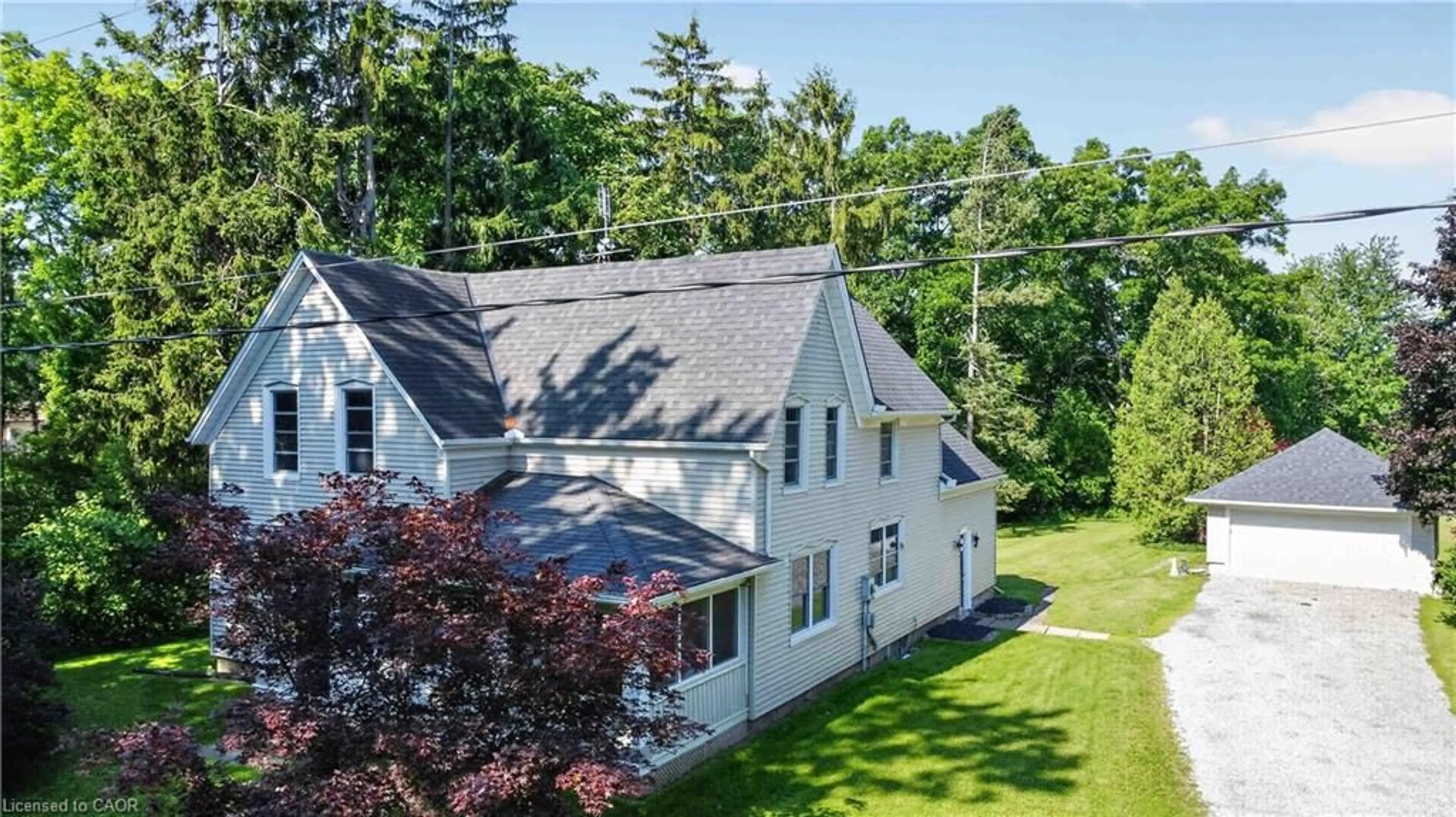 A pic from outside/outdoor area/front of a property/back of a property/a pic from drone, unknown for 1629 Gregory Rd, St. Catharines Ontario L2R 6P9