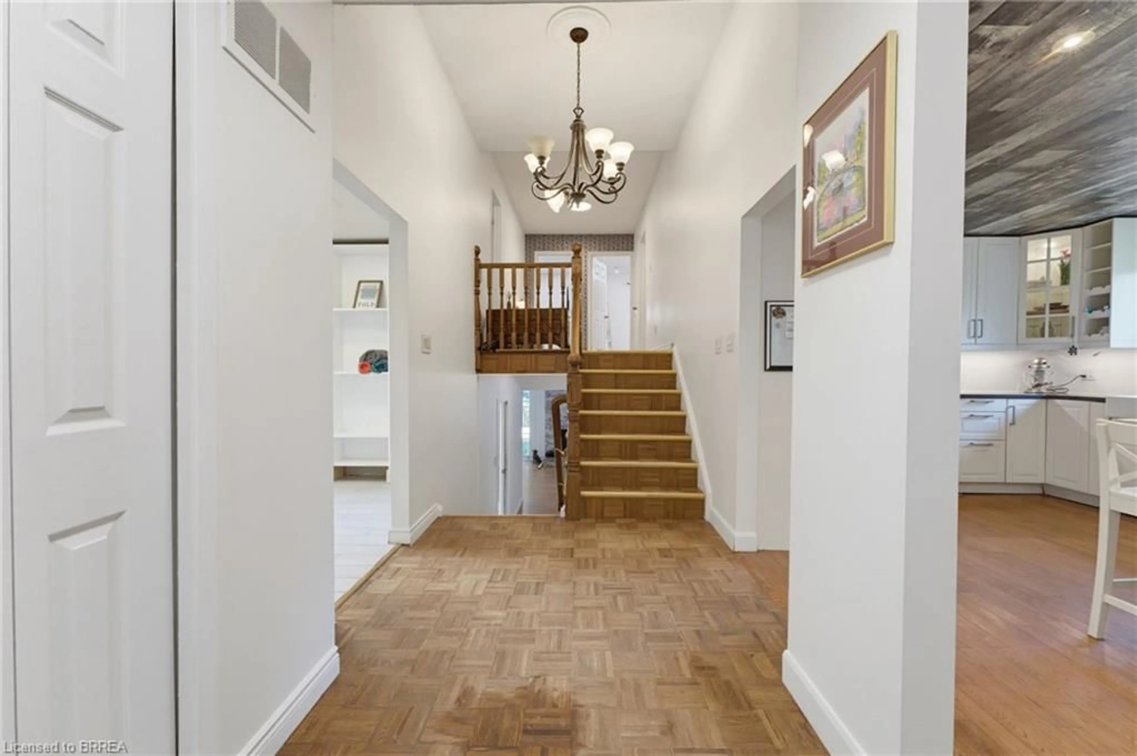 Indoor foyer for 5 Keeler Pl, Brantford Ontario N3S 7K6