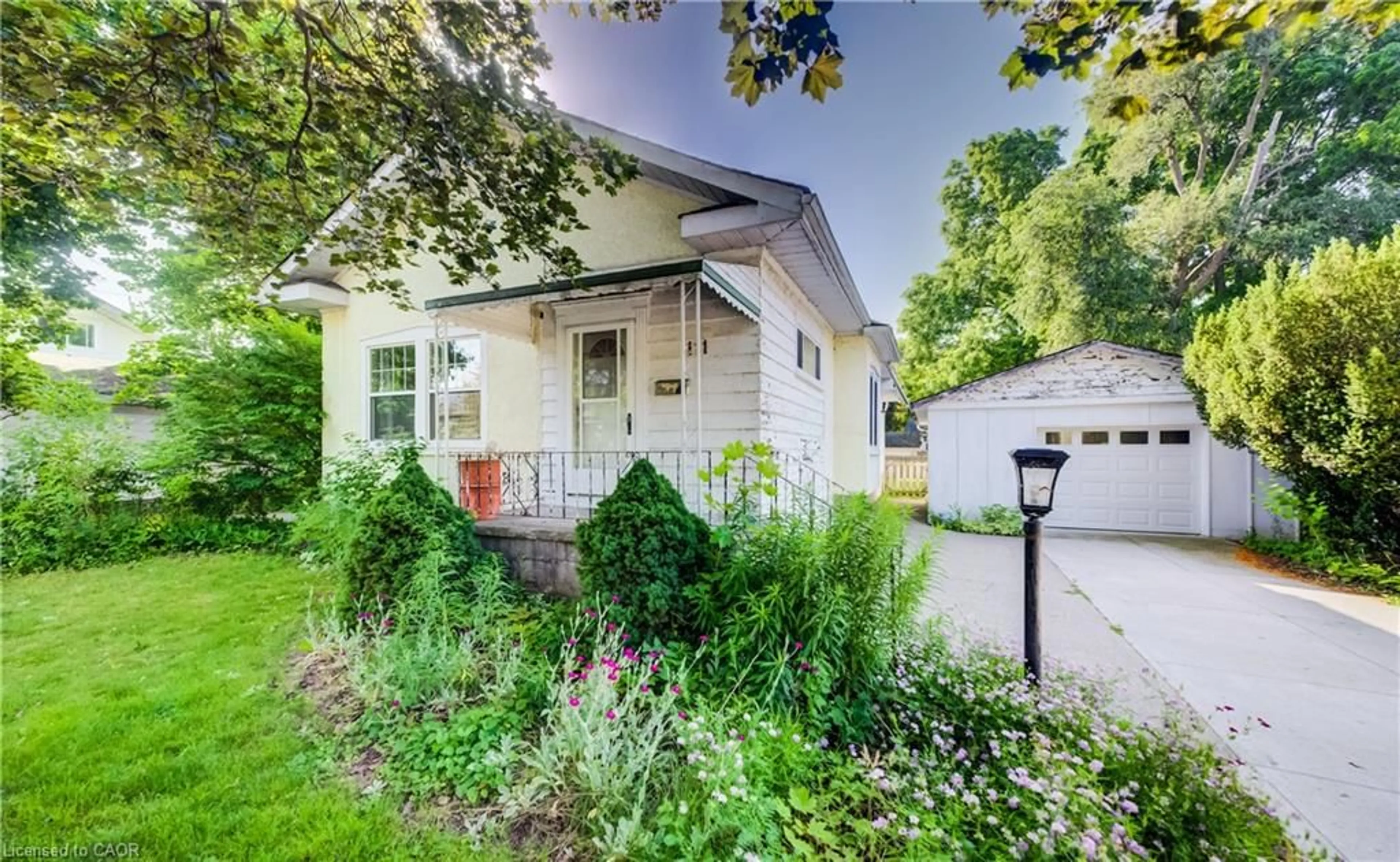 Unknown for 111 Pinewood Ave, Cambridge Ontario N3H 2M3