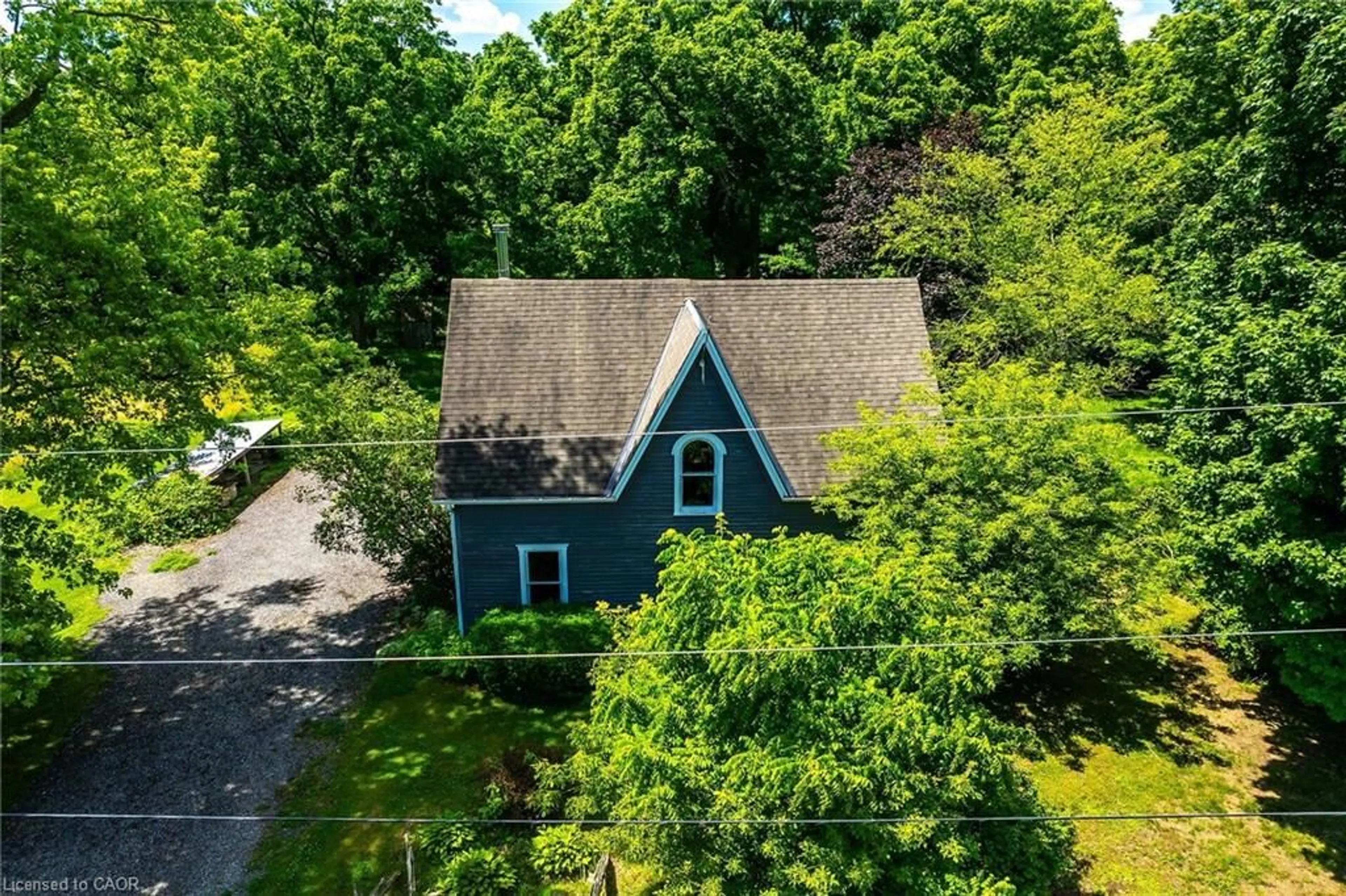 A pic from outside/outdoor area/front of a property/back of a property/a pic from drone, street for 44 Sims Lock Rd, Caledonia Ontario N3W 1V8