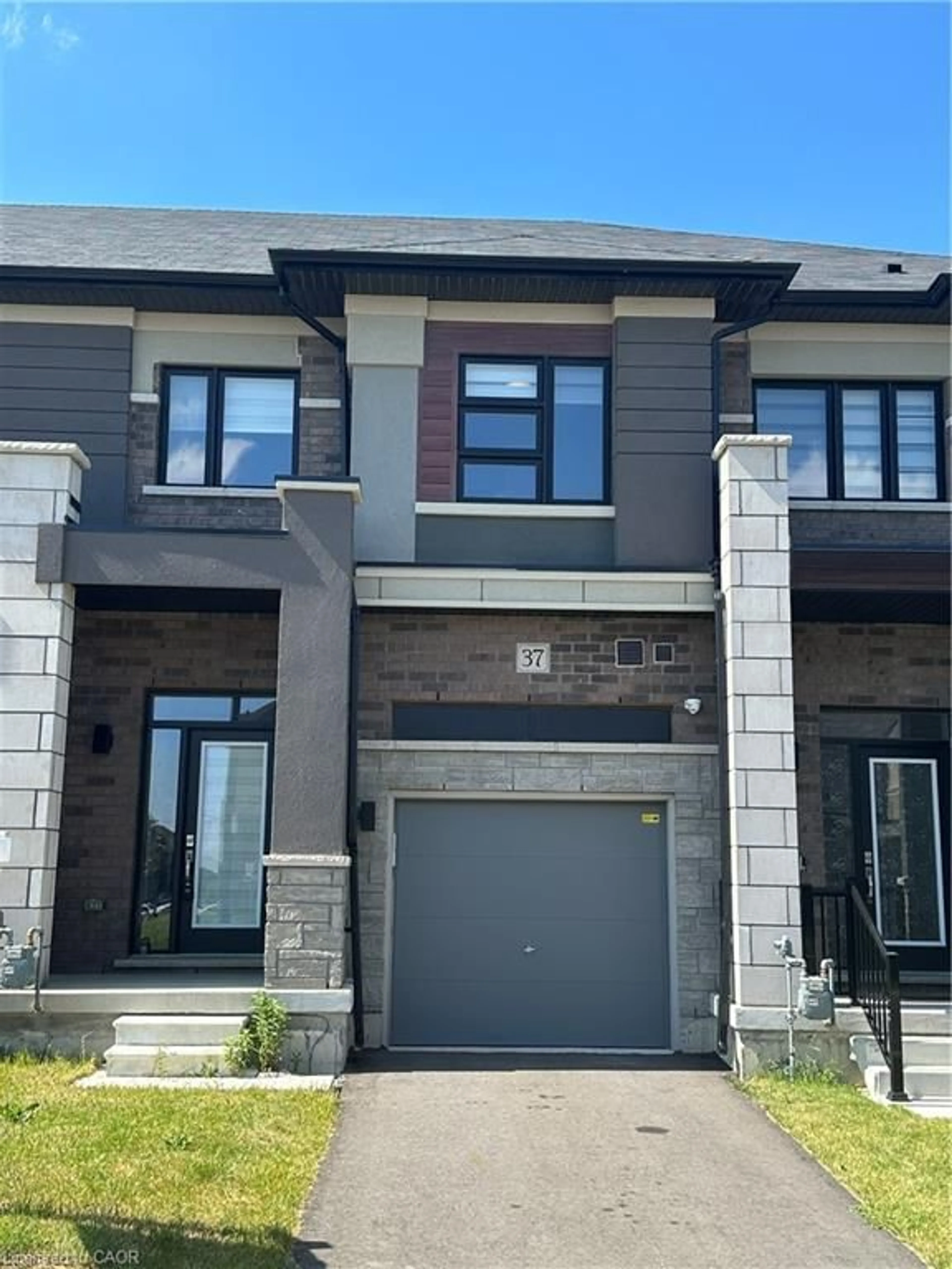 Home with brick exterior material, street for 37 George Brier Dr, Paris Ontario N3L 3Z9