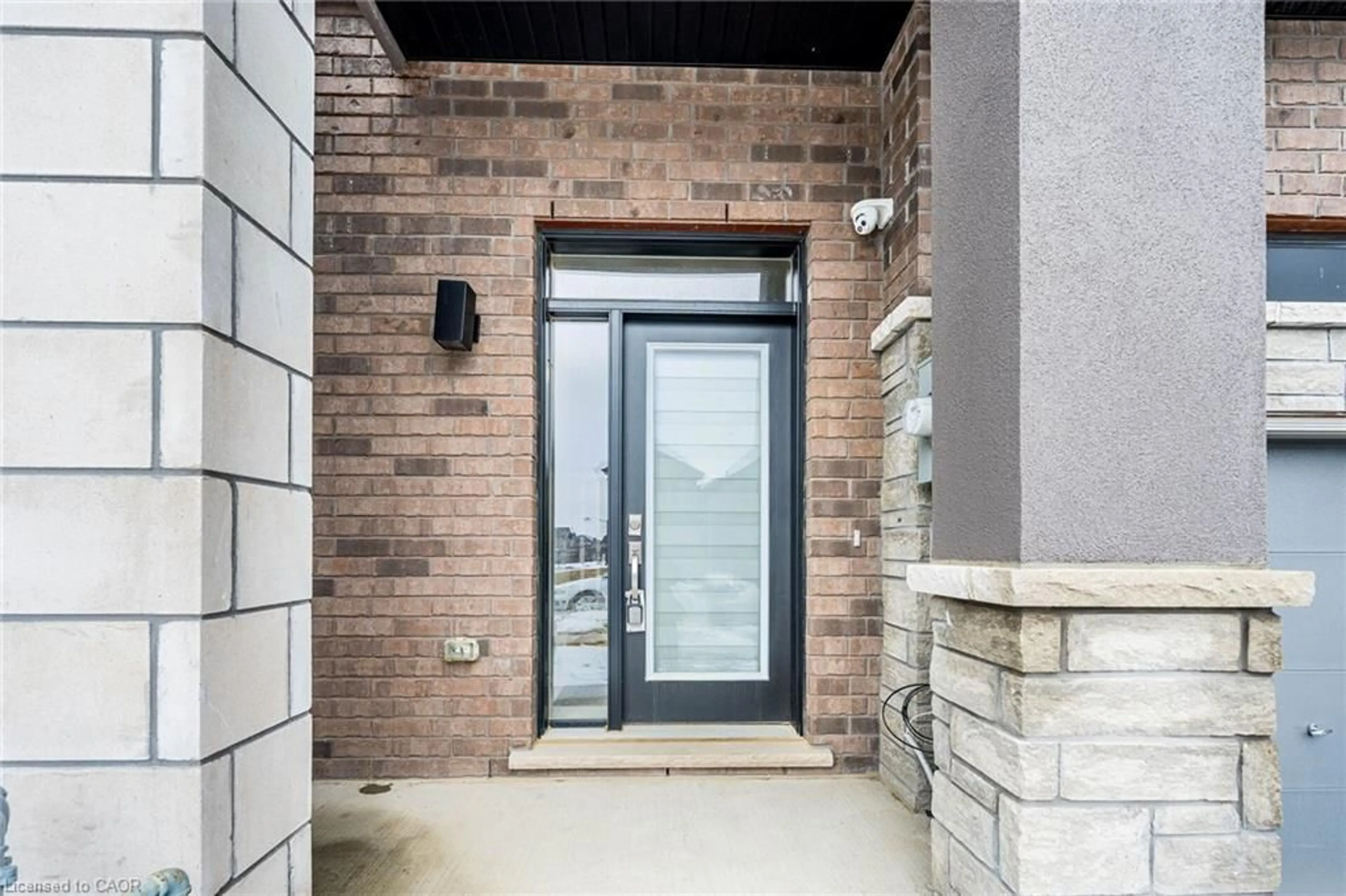 Indoor entryway for 37 George Brier Dr, Paris Ontario N3L 3Z9