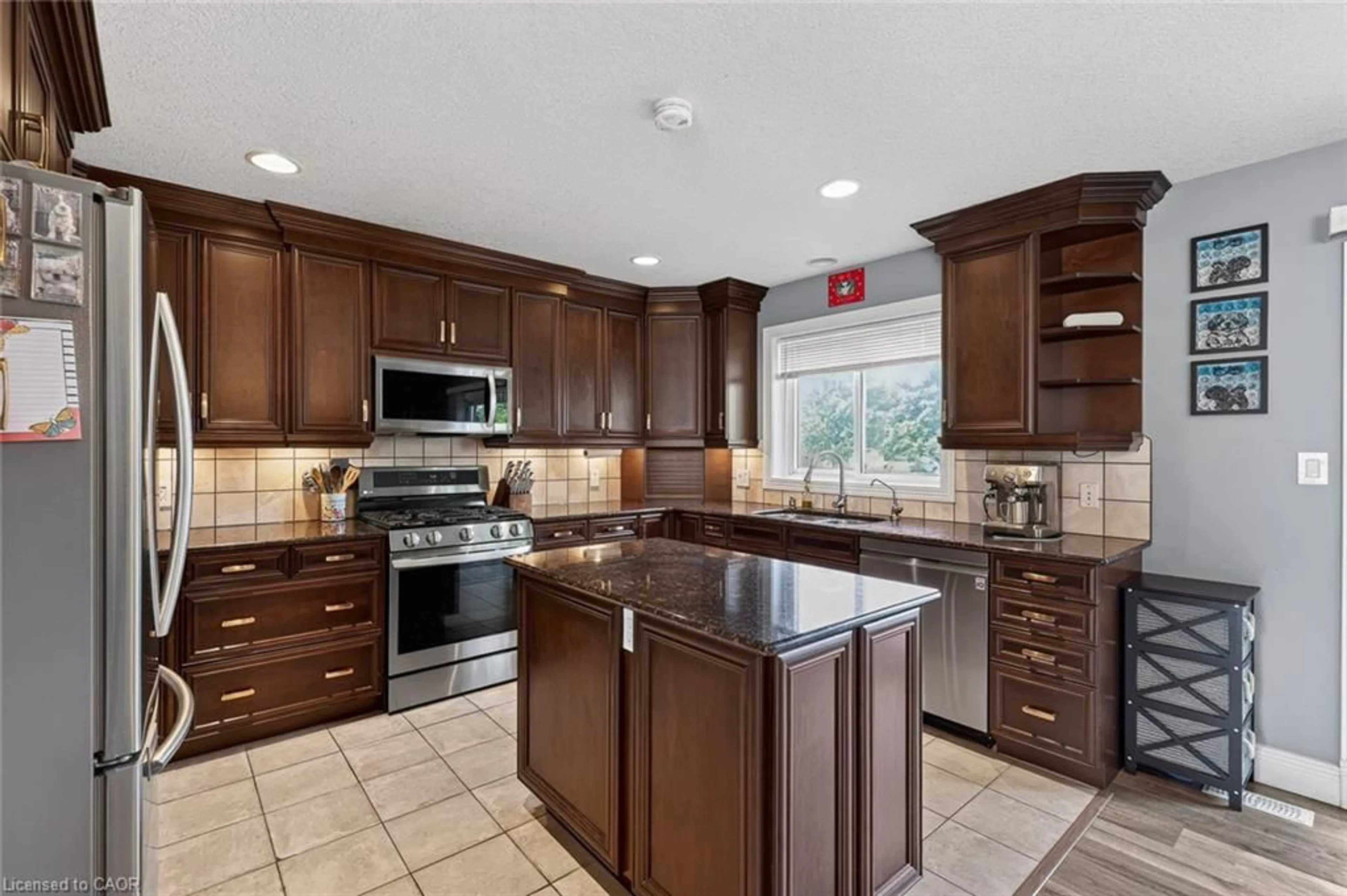 Open concept kitchen, ceramic/tile floor for 9 West St, Springford Ontario N0J 1X0
