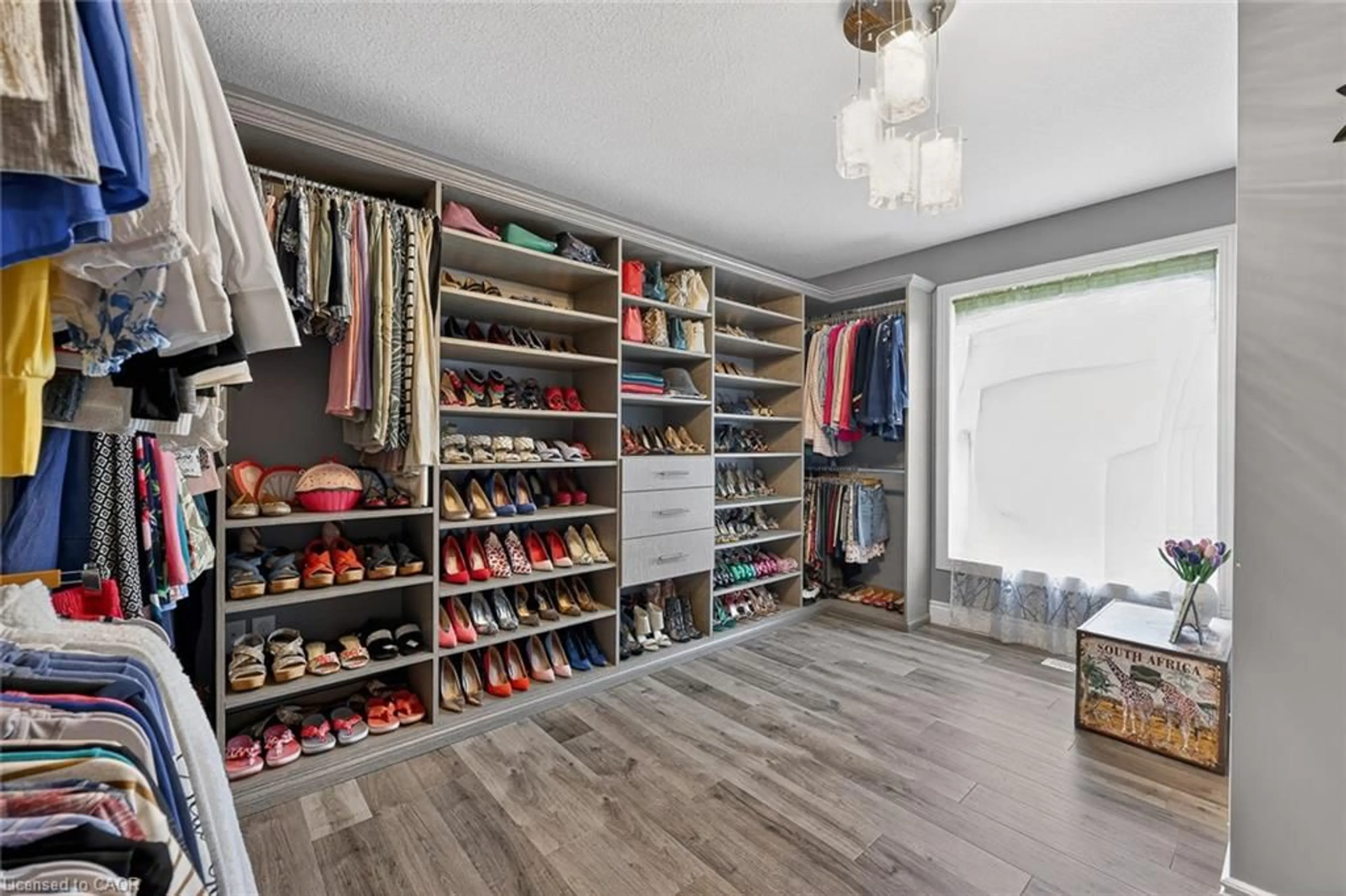 Storage room or clothes room or walk-in closet for 9 West St, Springford Ontario N0J 1X0