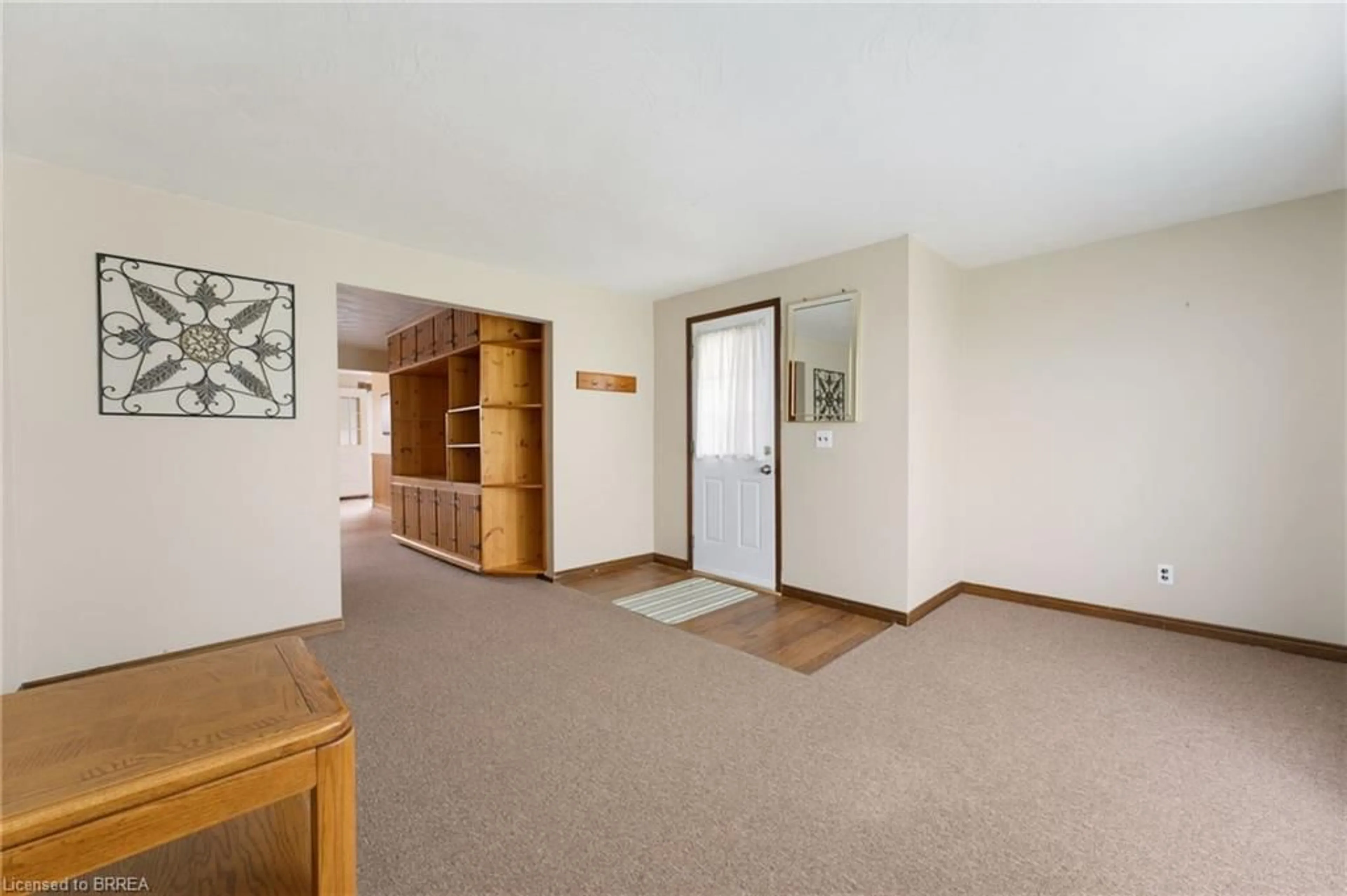 Indoor foyer for 1123 Haldimand Road 20, Hagersville Ontario N0A 1H0