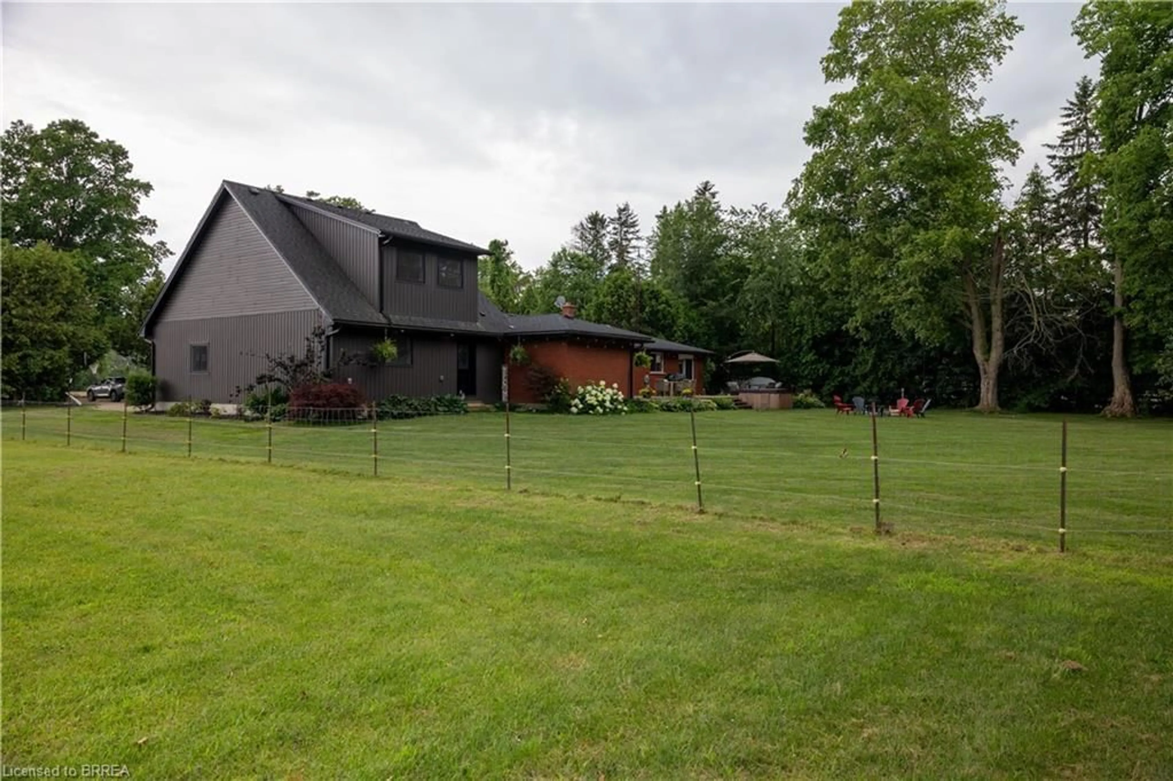 A pic from outside/outdoor area/front of a property/back of a property/a pic from drone, mountain view for 54 Fifth Concession Rd, Burford Ontario N0E 1A0