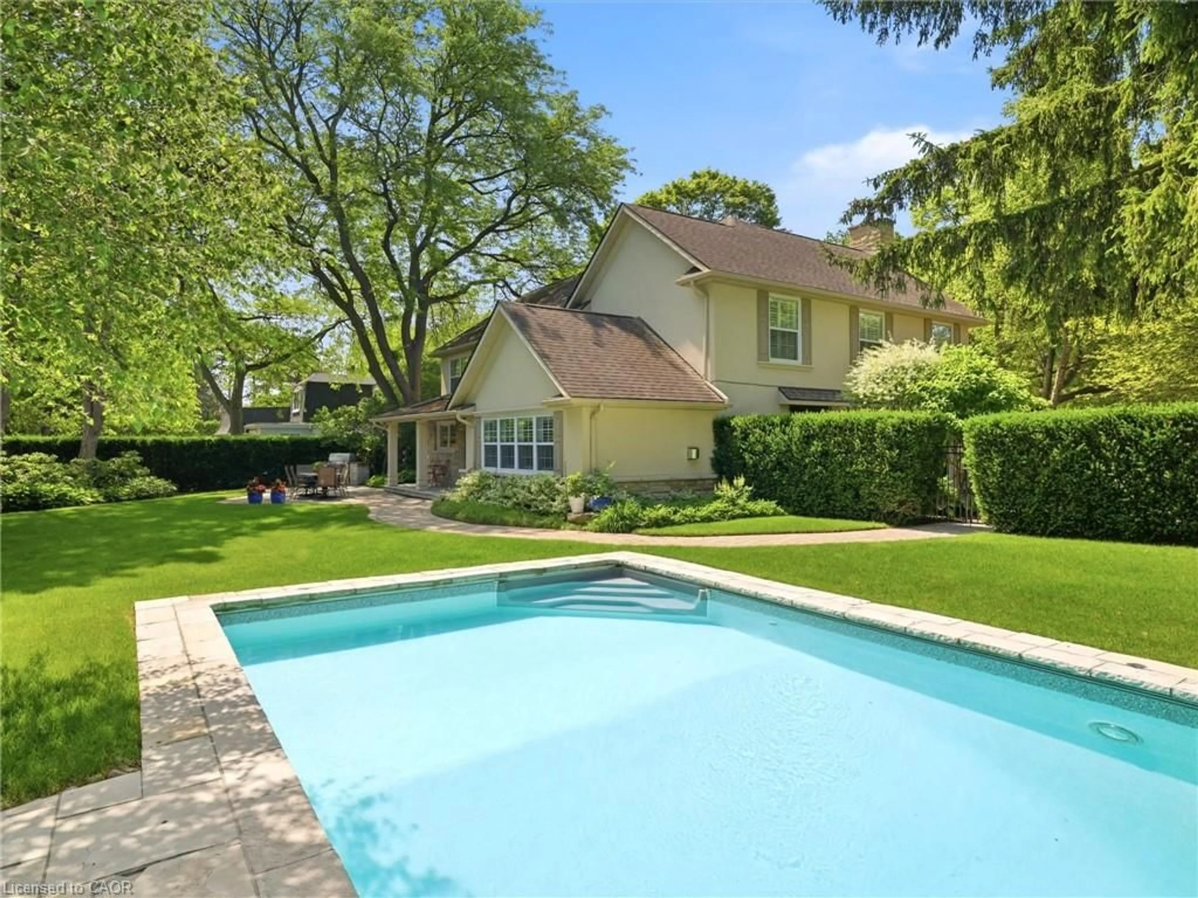 Pool for 153 Cairncroft Rd, Oakville Ontario L6J 4L8