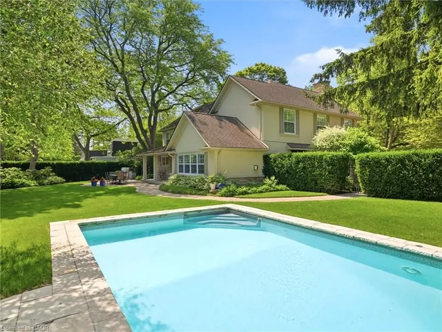 153 Cairncroft Rd, Oakville 2