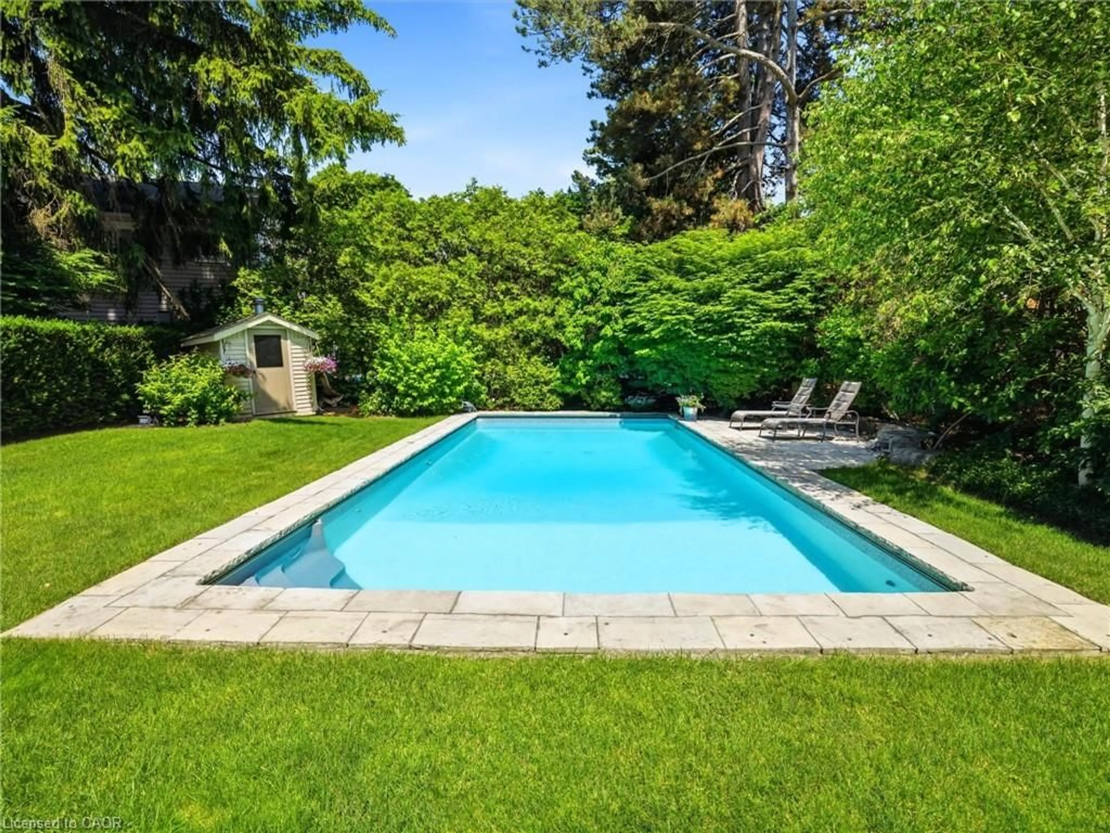 Pool for 153 Cairncroft Rd, Oakville Ontario L6J 4L8