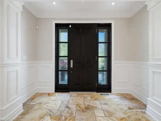 153 Cairncroft Rd, Oakville 5