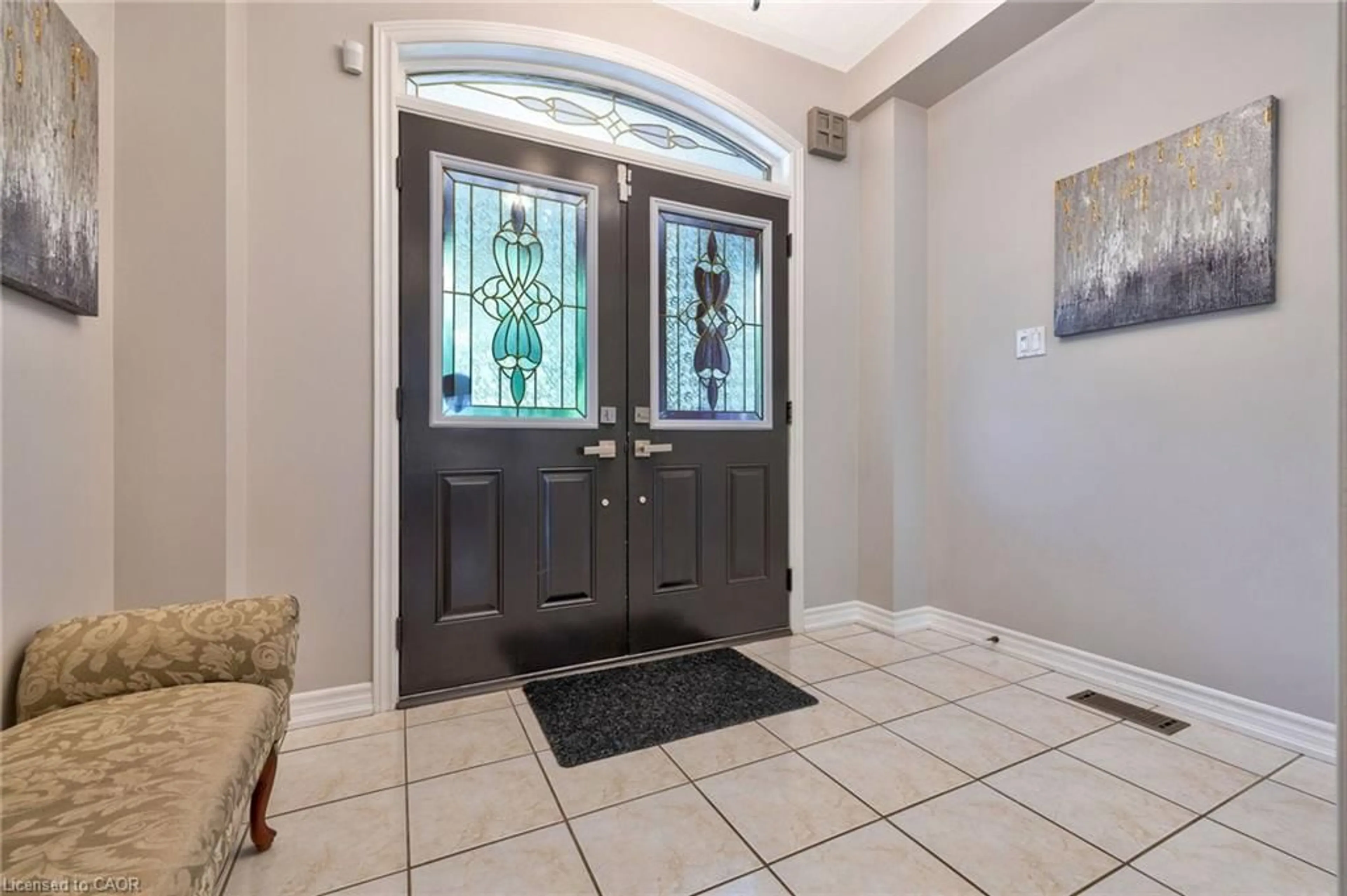 Indoor entryway for 241 Duff Cres, Milton Ontario L9T 0W7