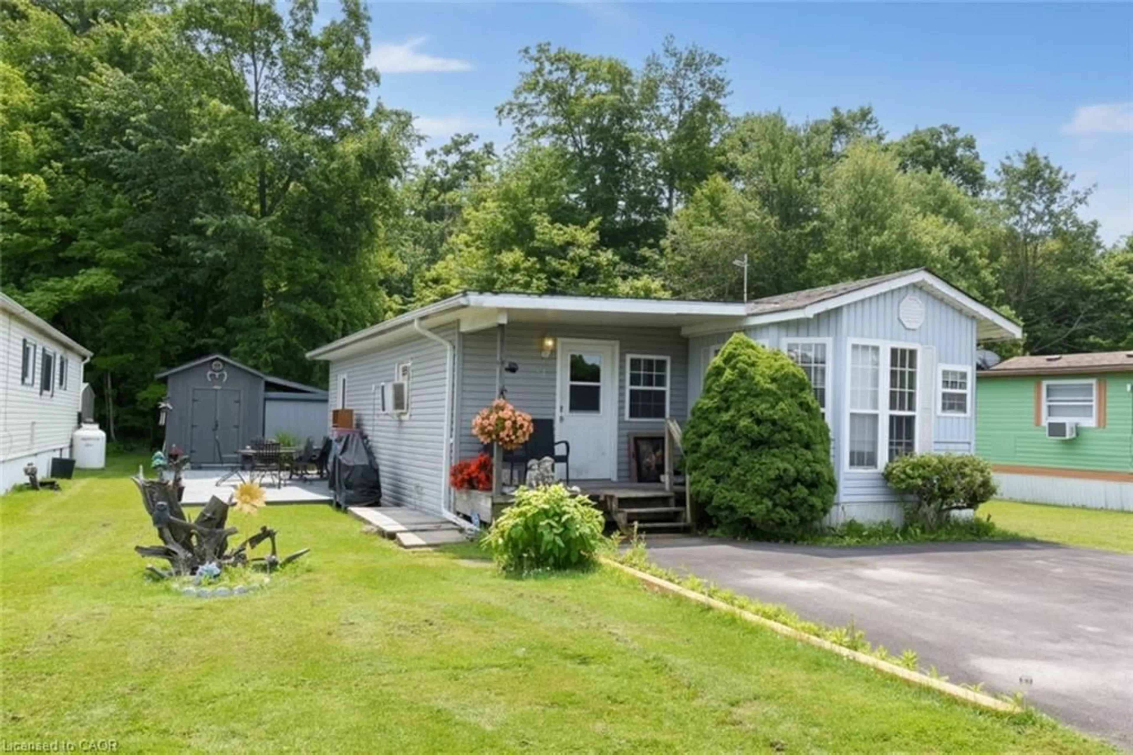Home with vinyl exterior material, unknown for 2490 Governors Rd #41, Ancaster Ontario L0R 1T0