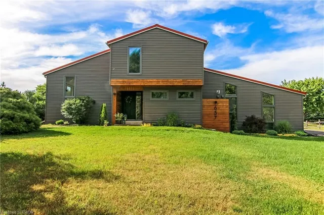 657 Windham Road 14, Simcoe 2