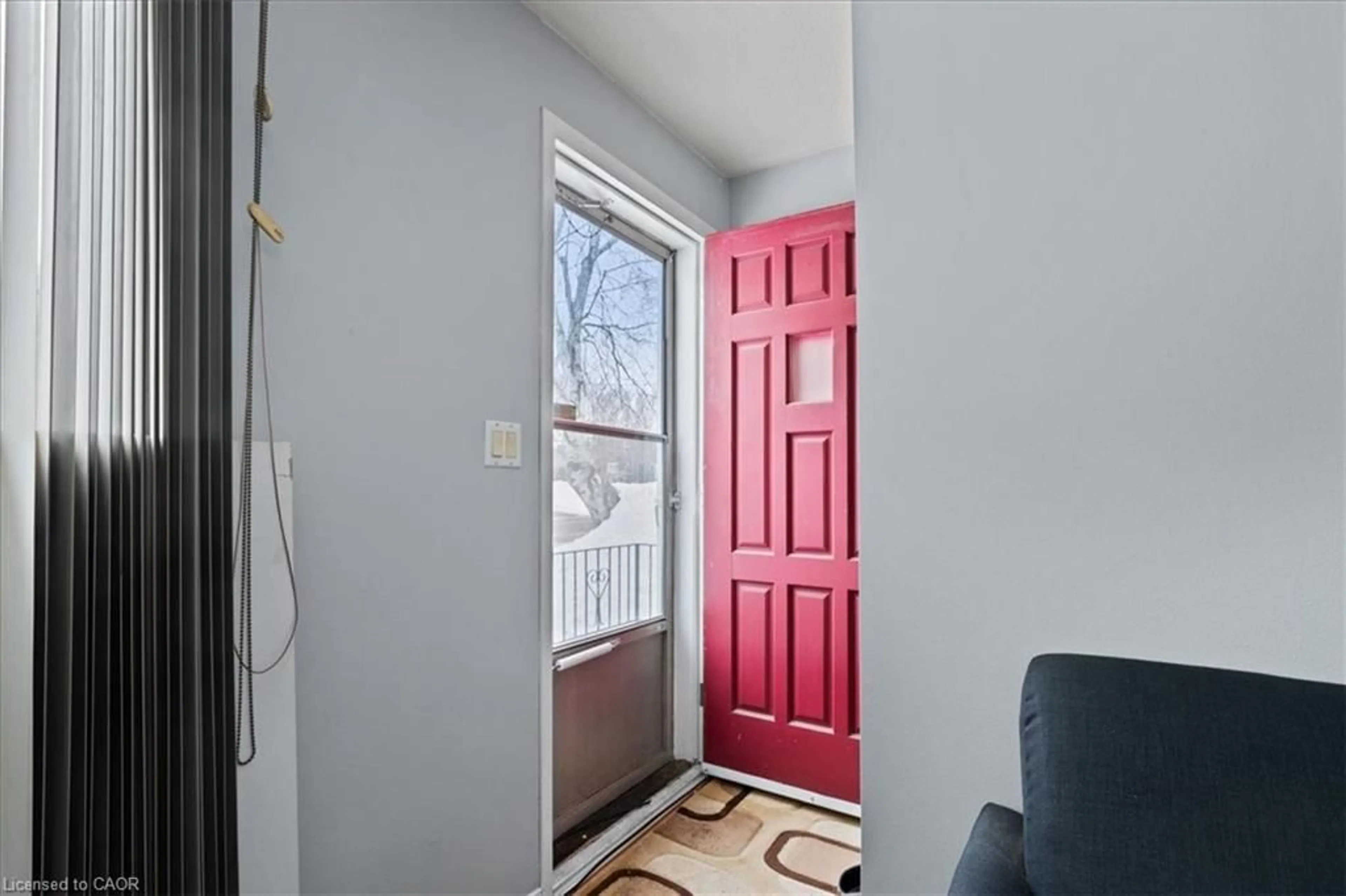 Indoor entryway for 85 Elm St, Simcoe Ontario N3Y 3B7