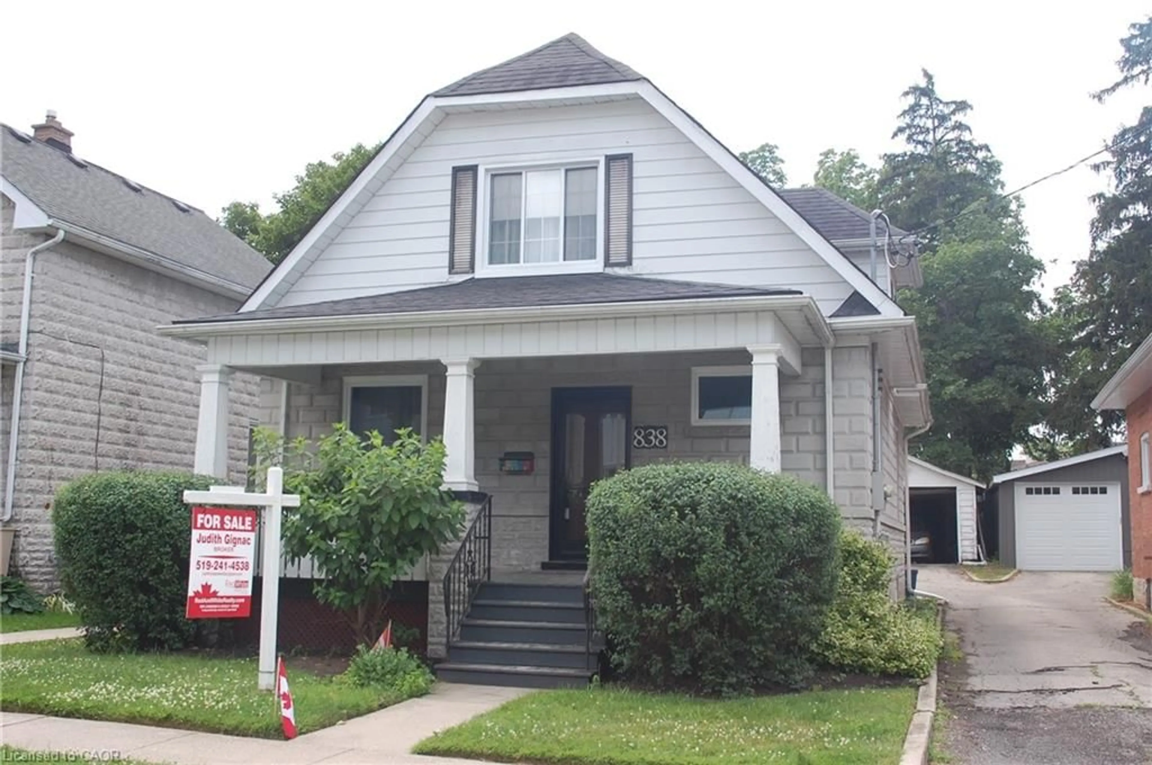 Home with vinyl exterior material, street for 838 Moore St, Cambridge Ontario N3H 3B8