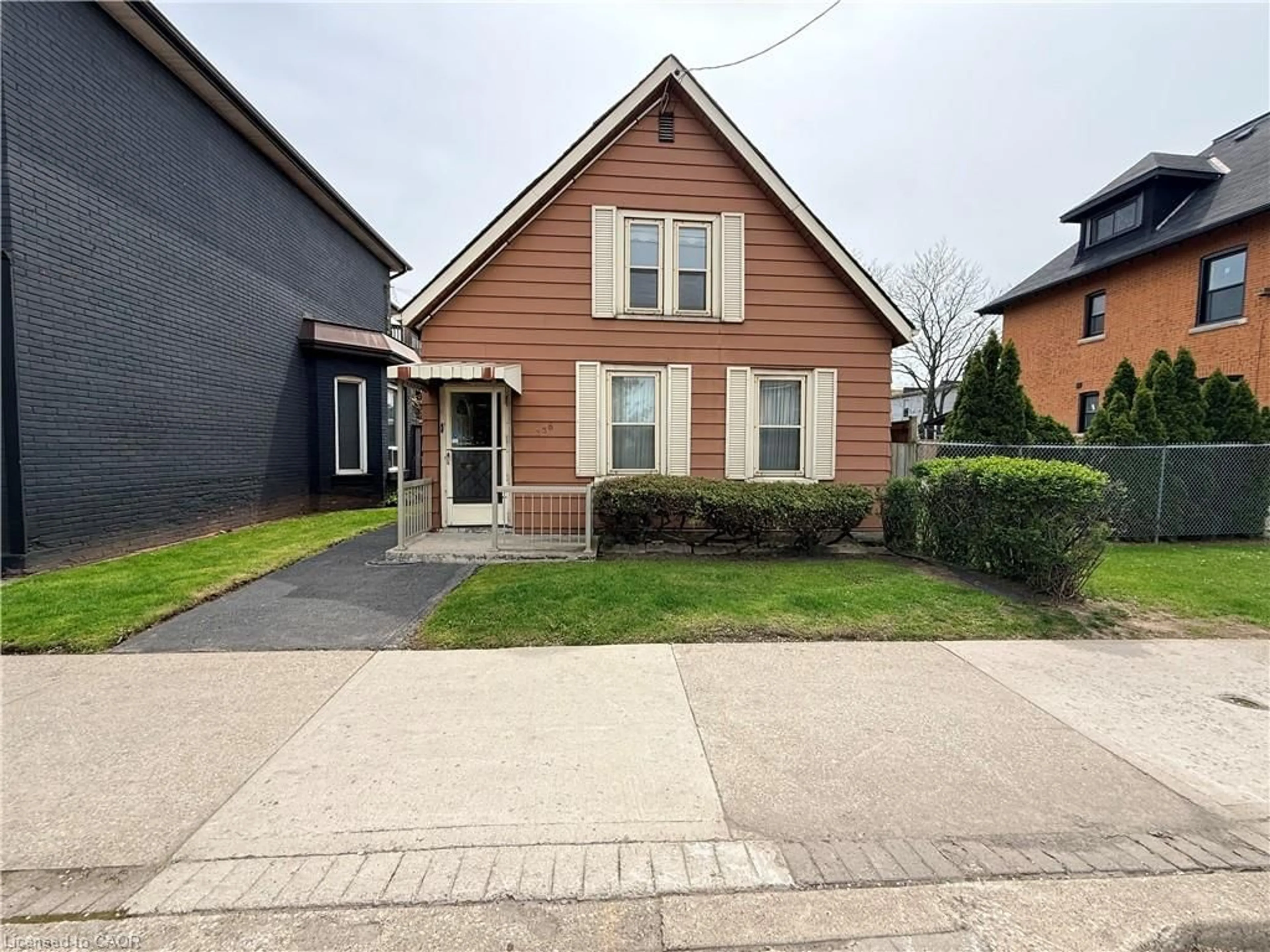 Home with brick exterior material, street for 358 Barton St, Hamilton Ontario L8L 2X9