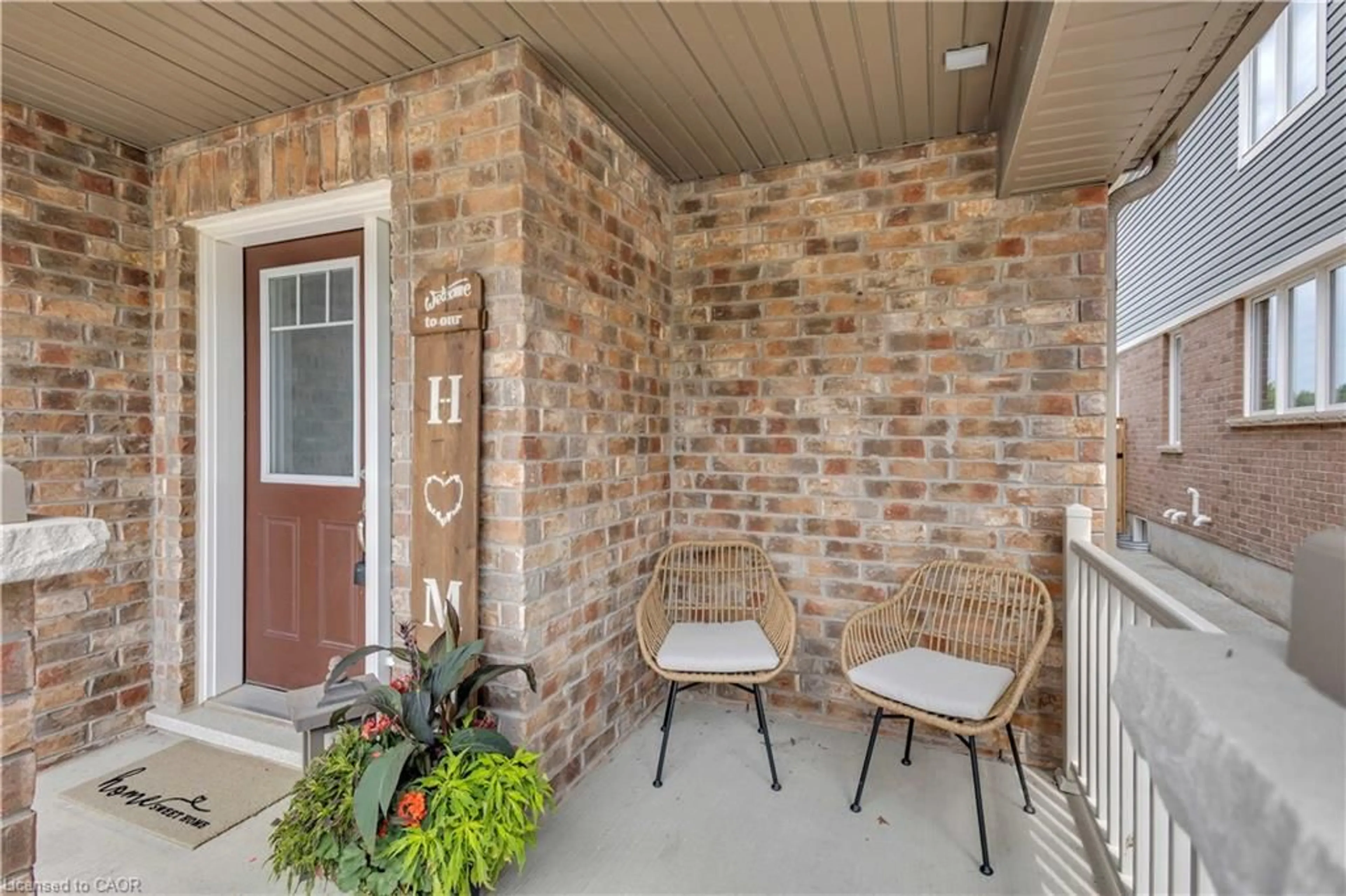 Patio, street for 515 Equestrian Way, Cambridge Ontario N3E 0B5