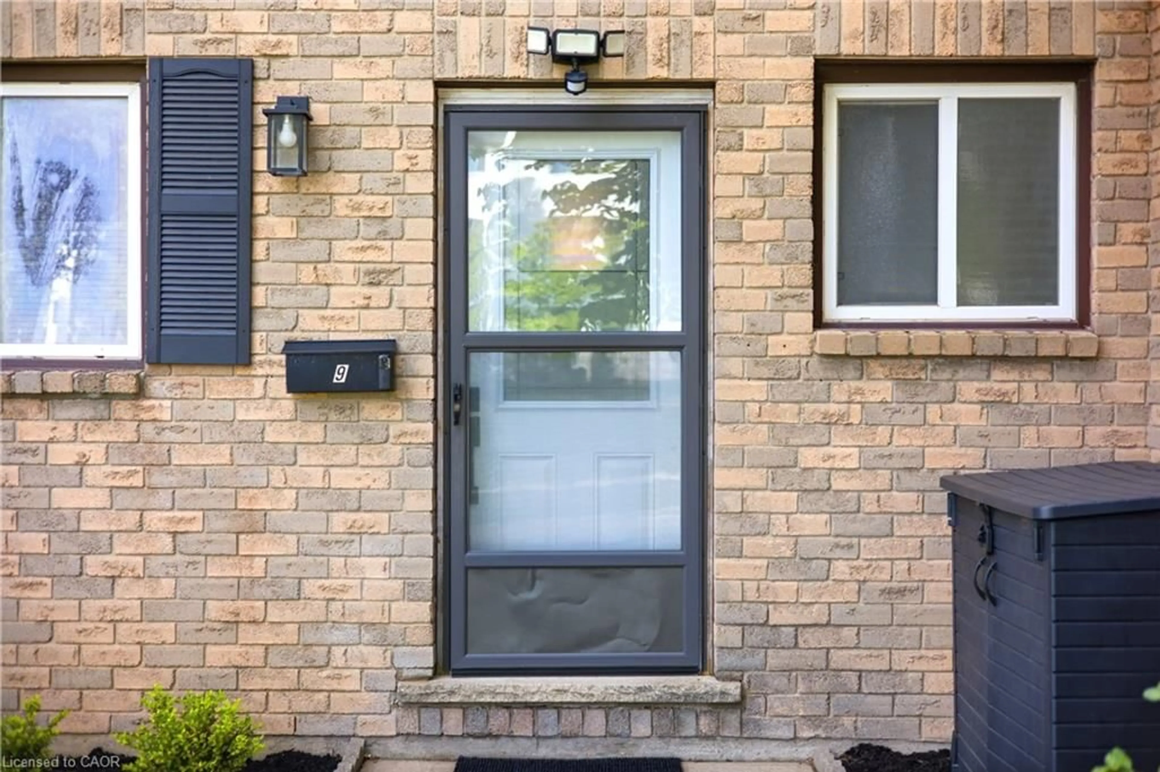 Indoor entryway for 175 Siebert Ave #9, Kitchener Ontario N2C 2M1