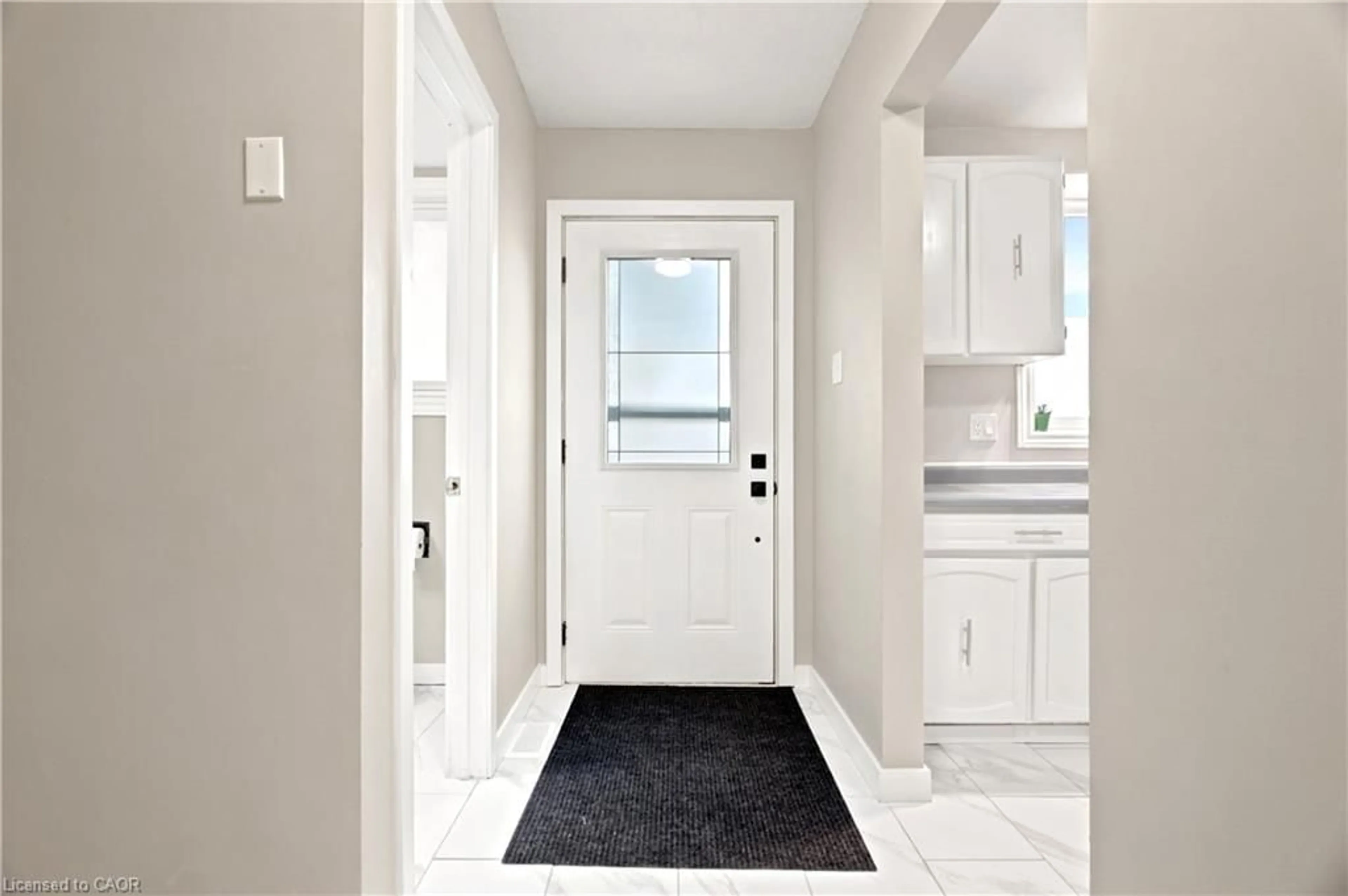 Indoor entryway for 175 Siebert Ave #9, Kitchener Ontario N2C 2M1