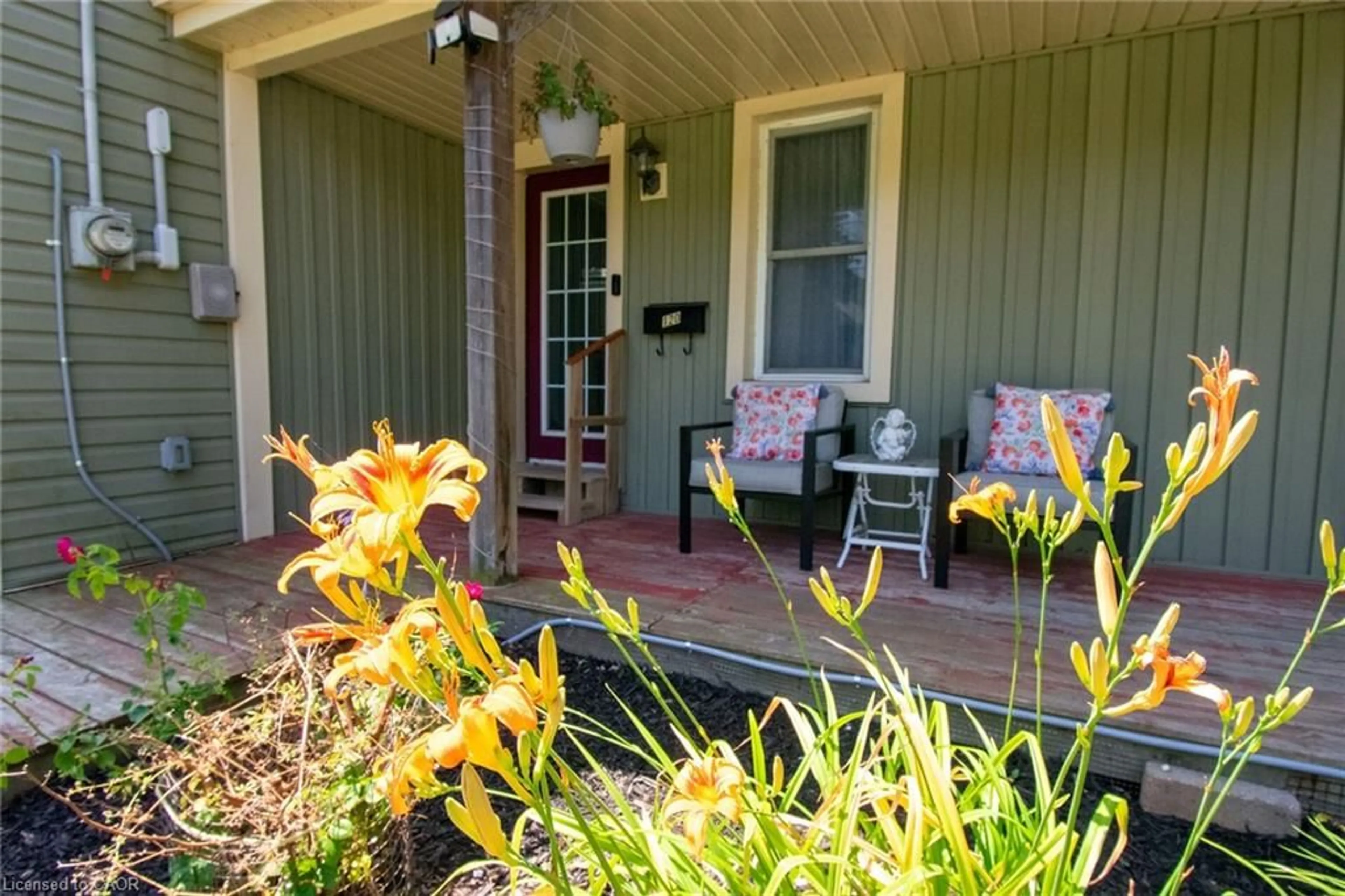 Patio, street for 120 Cross St, Dunnville Ontario N1A 1B6