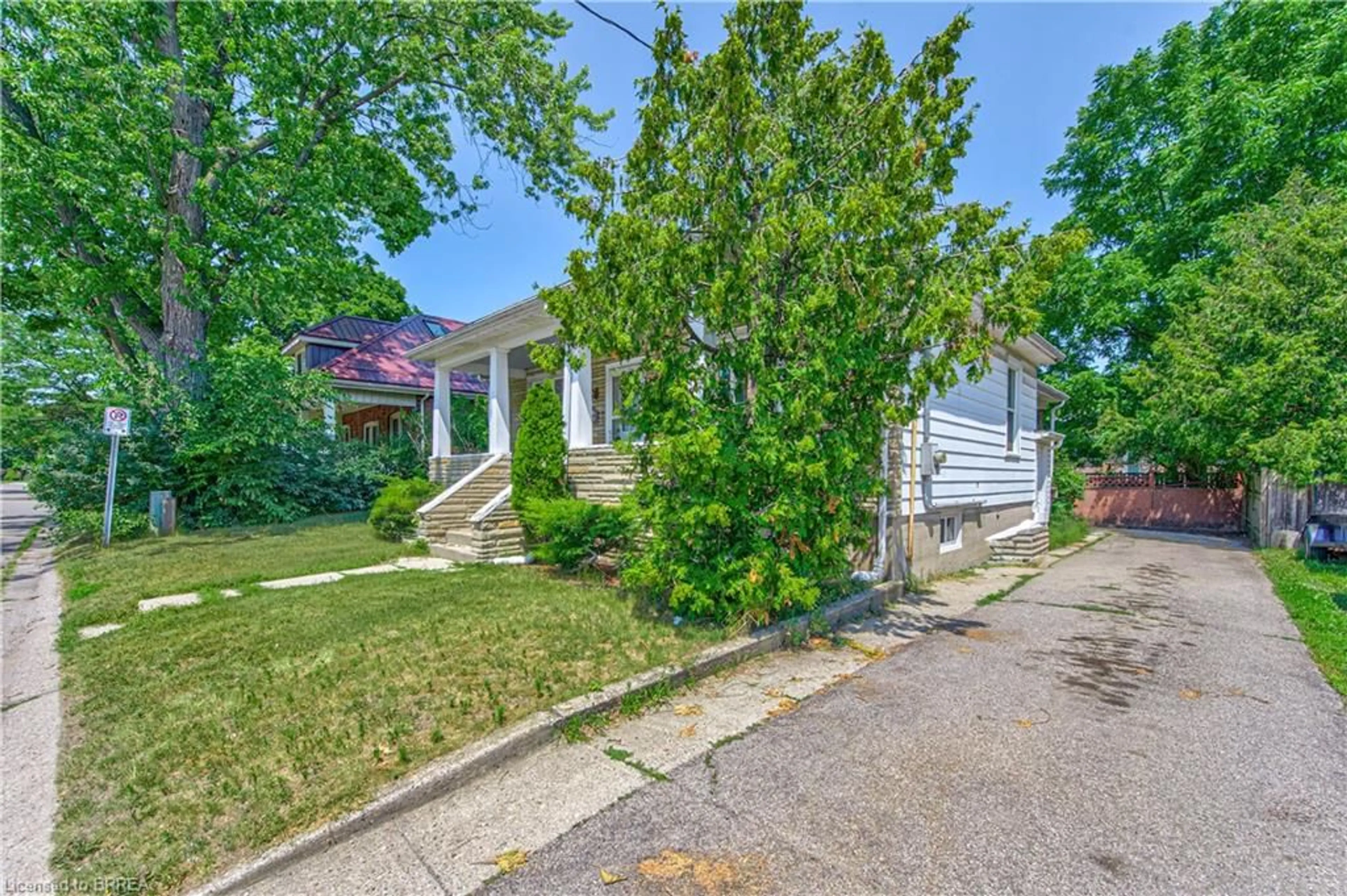 Unknown for 11 Hamilton Ave, Brantford Ontario N3S 6Z4