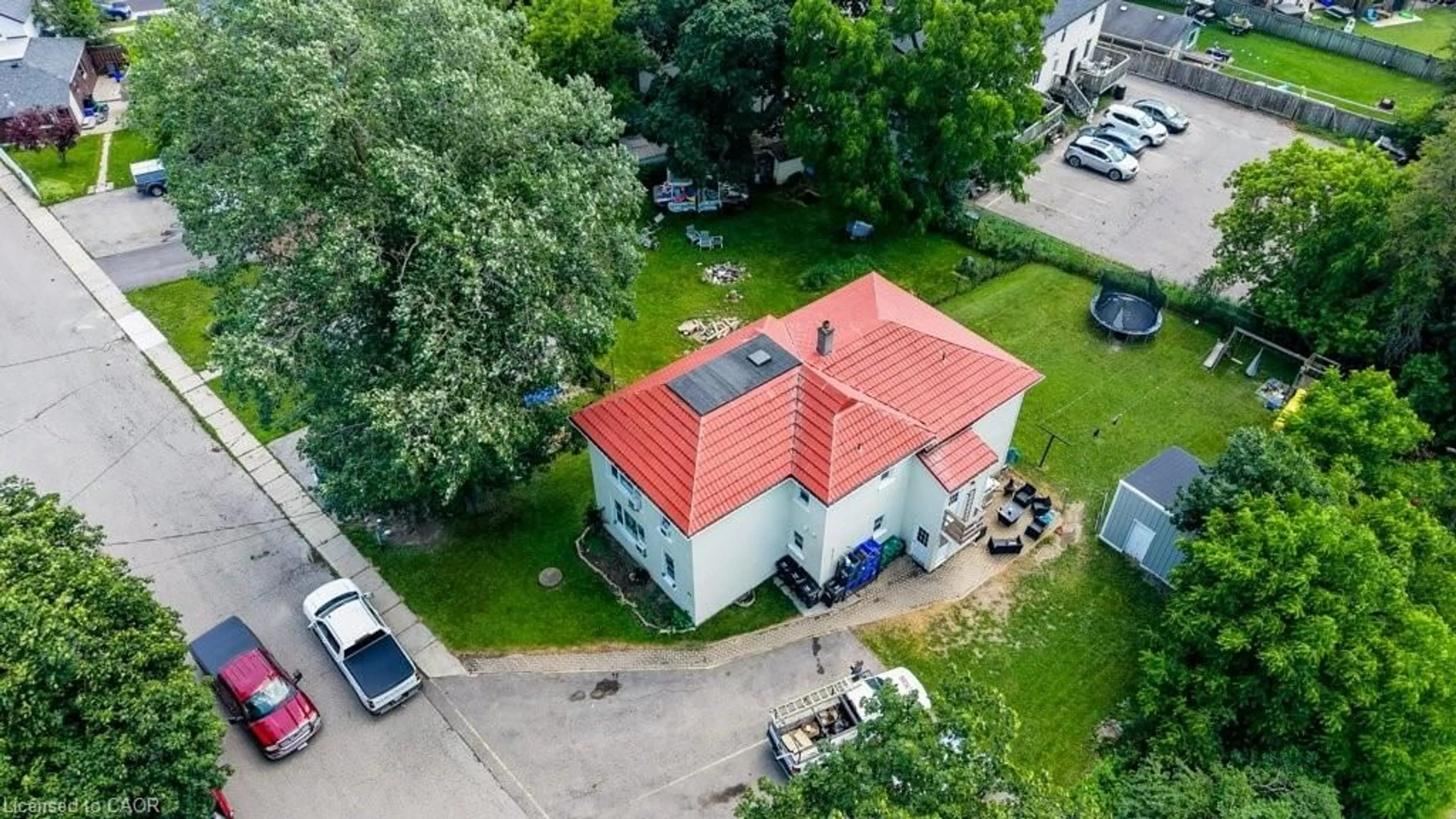 A pic from outside/outdoor area/front of a property/back of a property/a pic from drone, building for 30 Foell St, Baden Ontario N3A 2L2