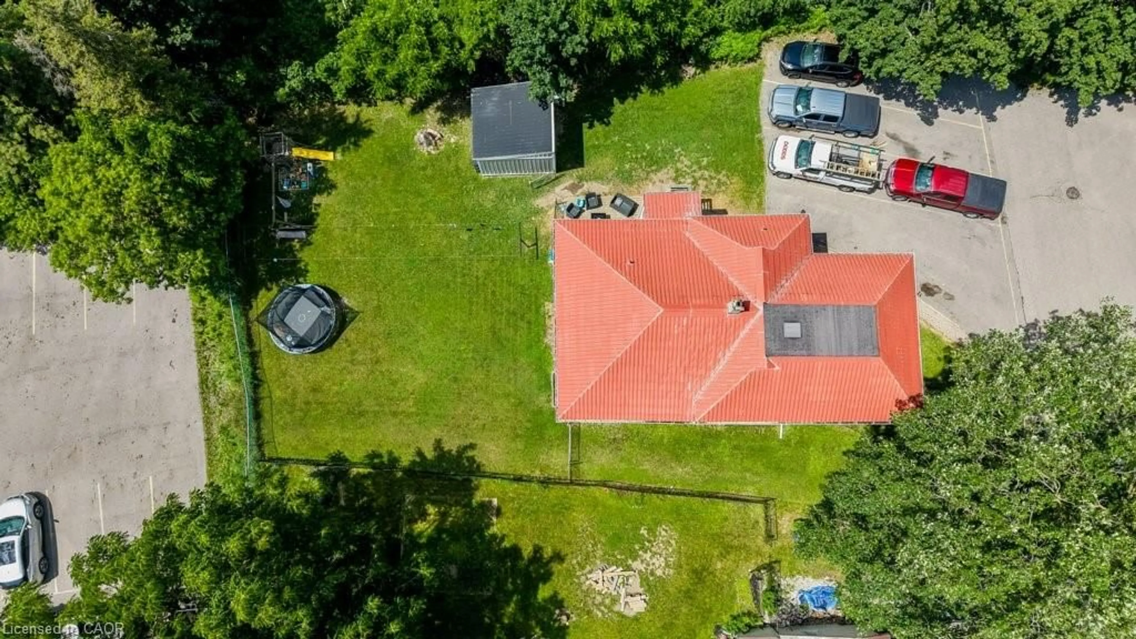 A pic from outside/outdoor area/front of a property/back of a property/a pic from drone, building for 30 Foell St, Baden Ontario N3A 2L2
