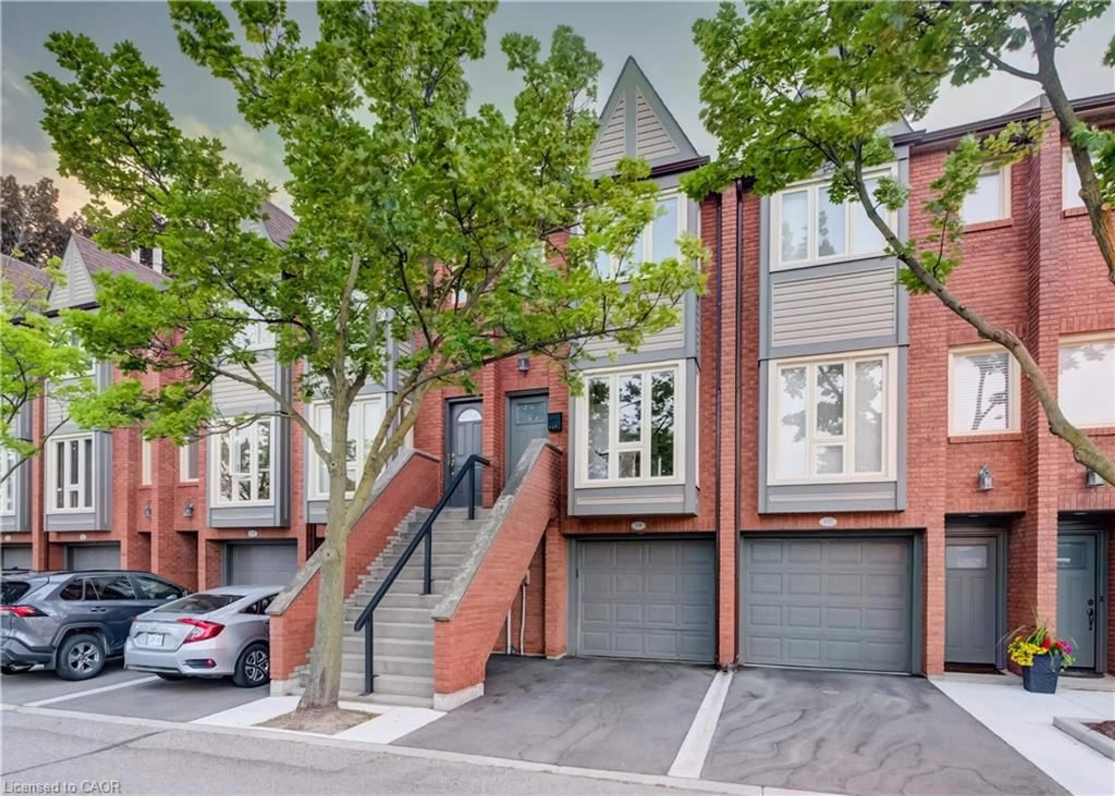 Home with brick exterior material, street for 895 Maple Ave #128, Burlington Ontario L7S 2H7