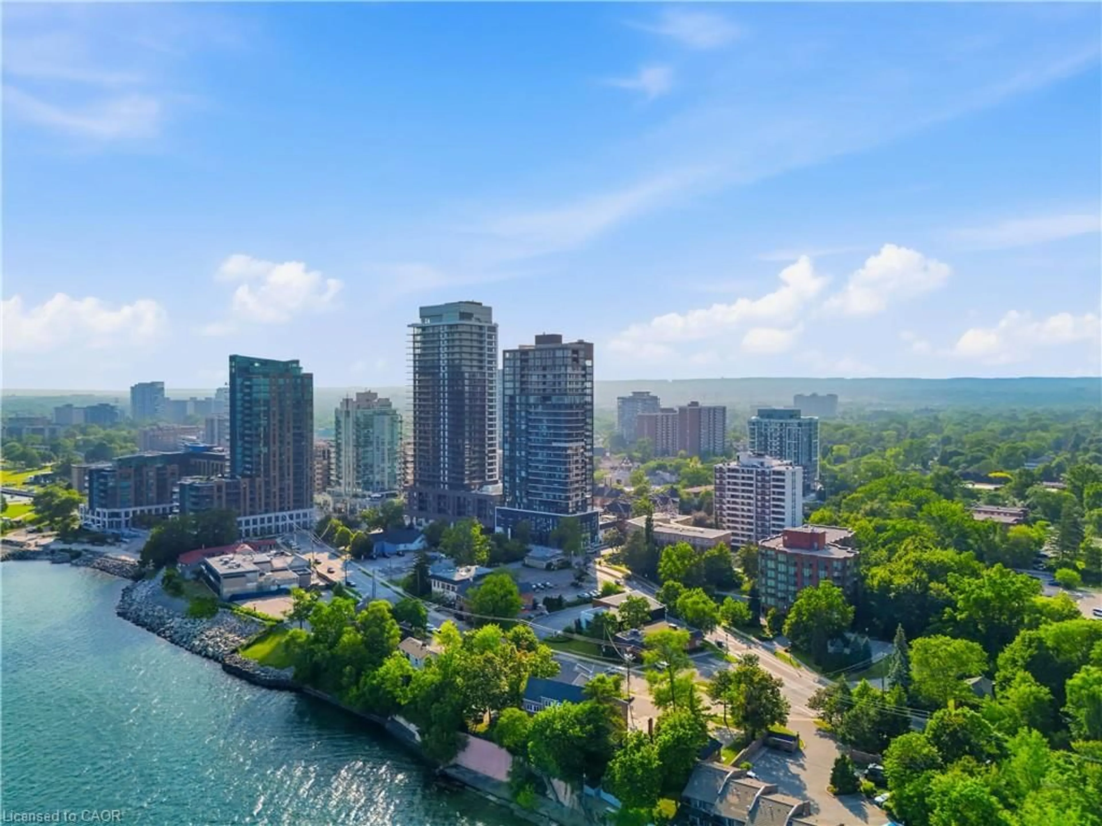 A pic from outside/outdoor area/front of a property/back of a property/a pic from drone, water/lake/river/ocean view for 370 Martha St, Burlington Ontario L7R 0G9