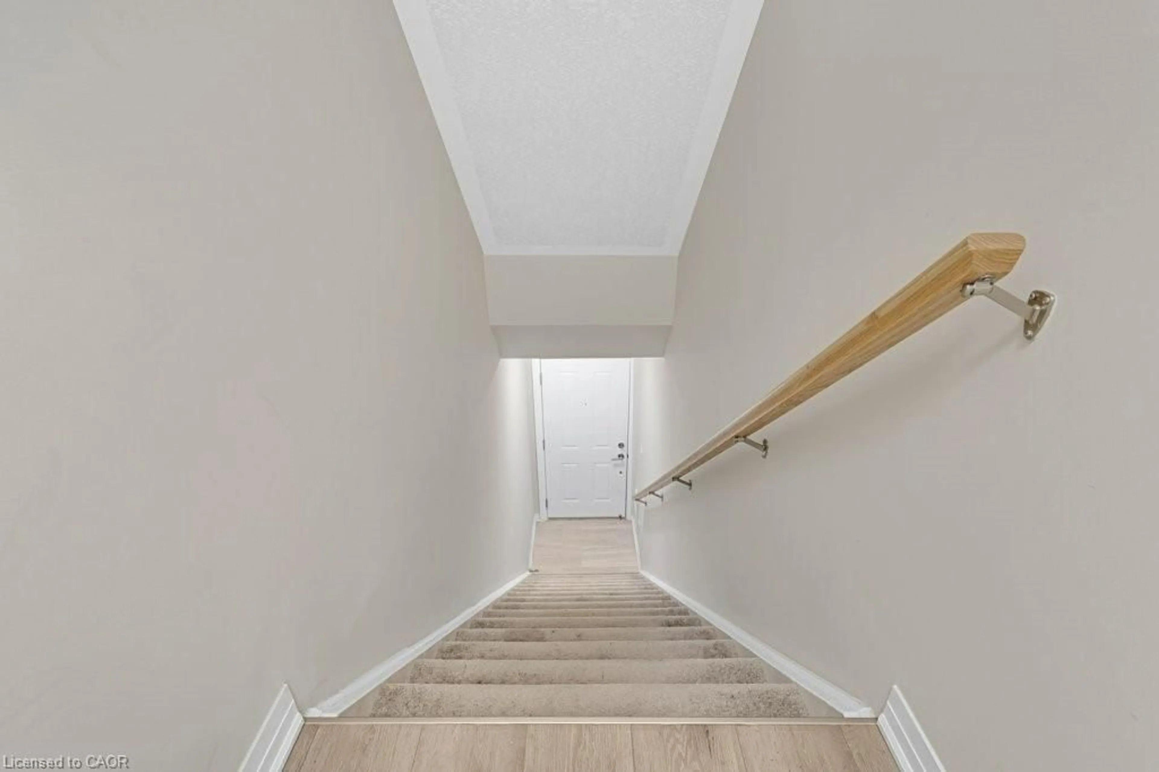 Stairs for 25 Isherwood Ave #68, Cambridge Ontario N1R 0E2