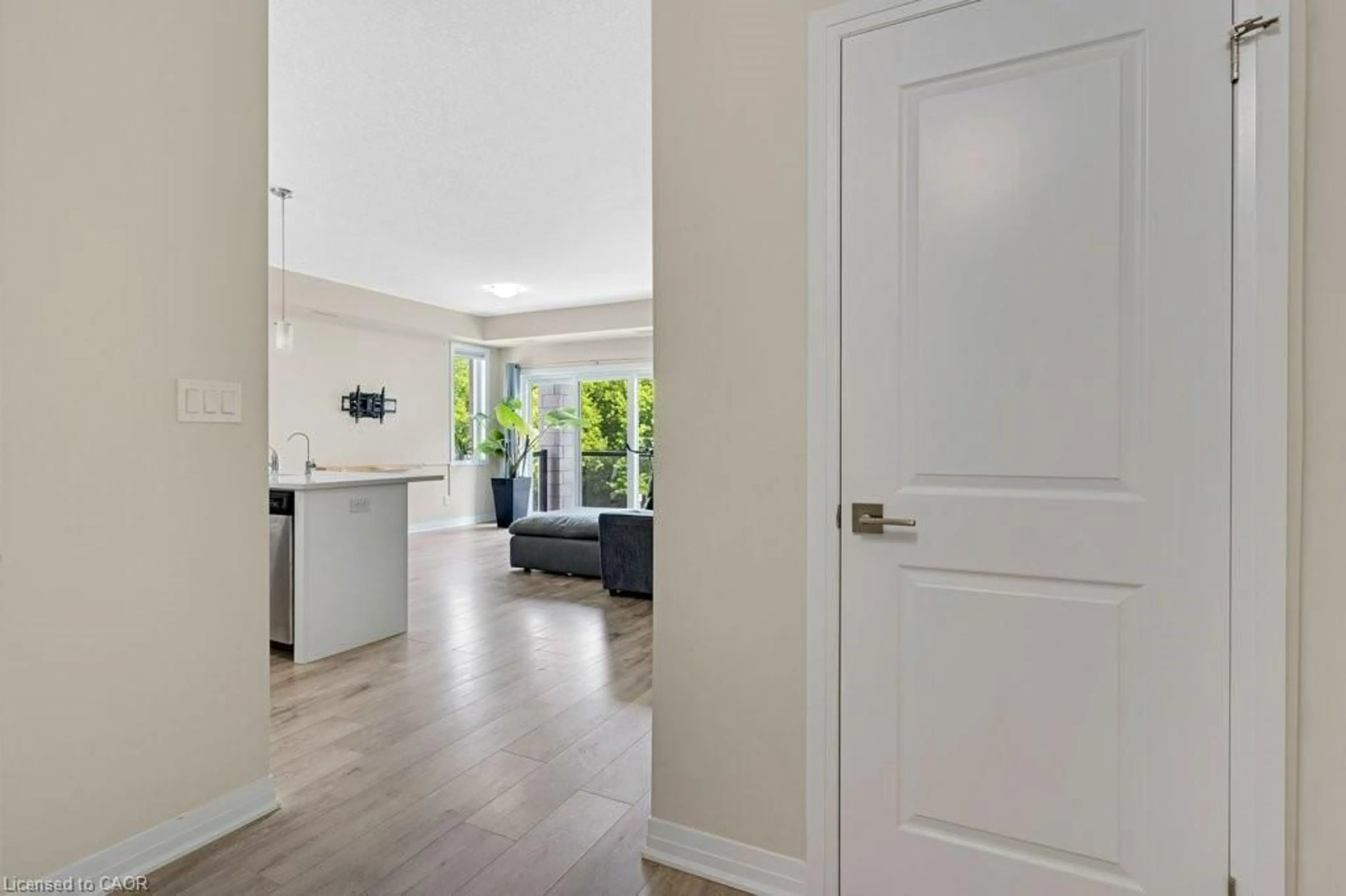 Indoor entryway for 25 Isherwood Ave #68, Cambridge Ontario N1R 0E2