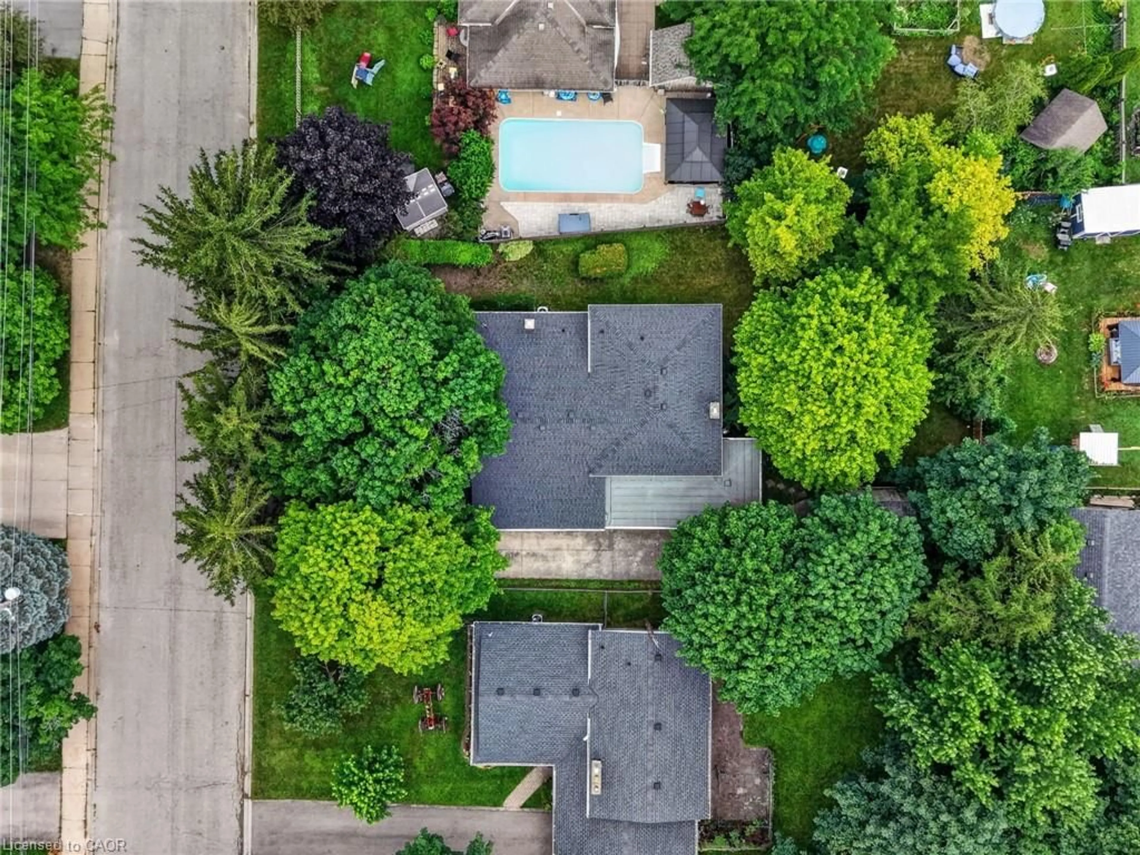 A pic from outside/outdoor area/front of a property/back of a property/a pic from drone, street for 13 Wade Rd, Smithville Ontario L0R 2A0
