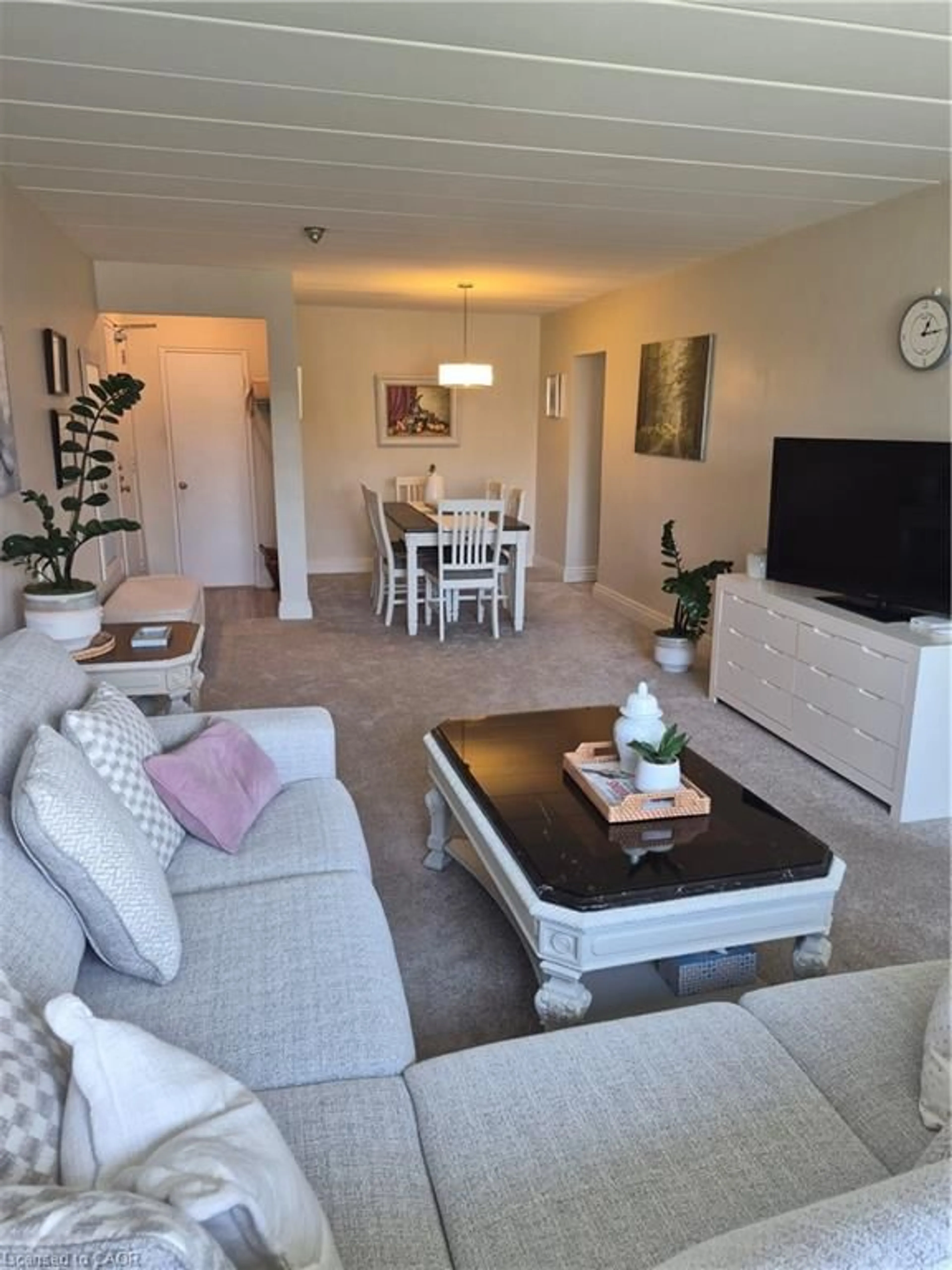 Living room with furniture, unknown for 2422 New St #9, Burlington Ontario L7R 1J6