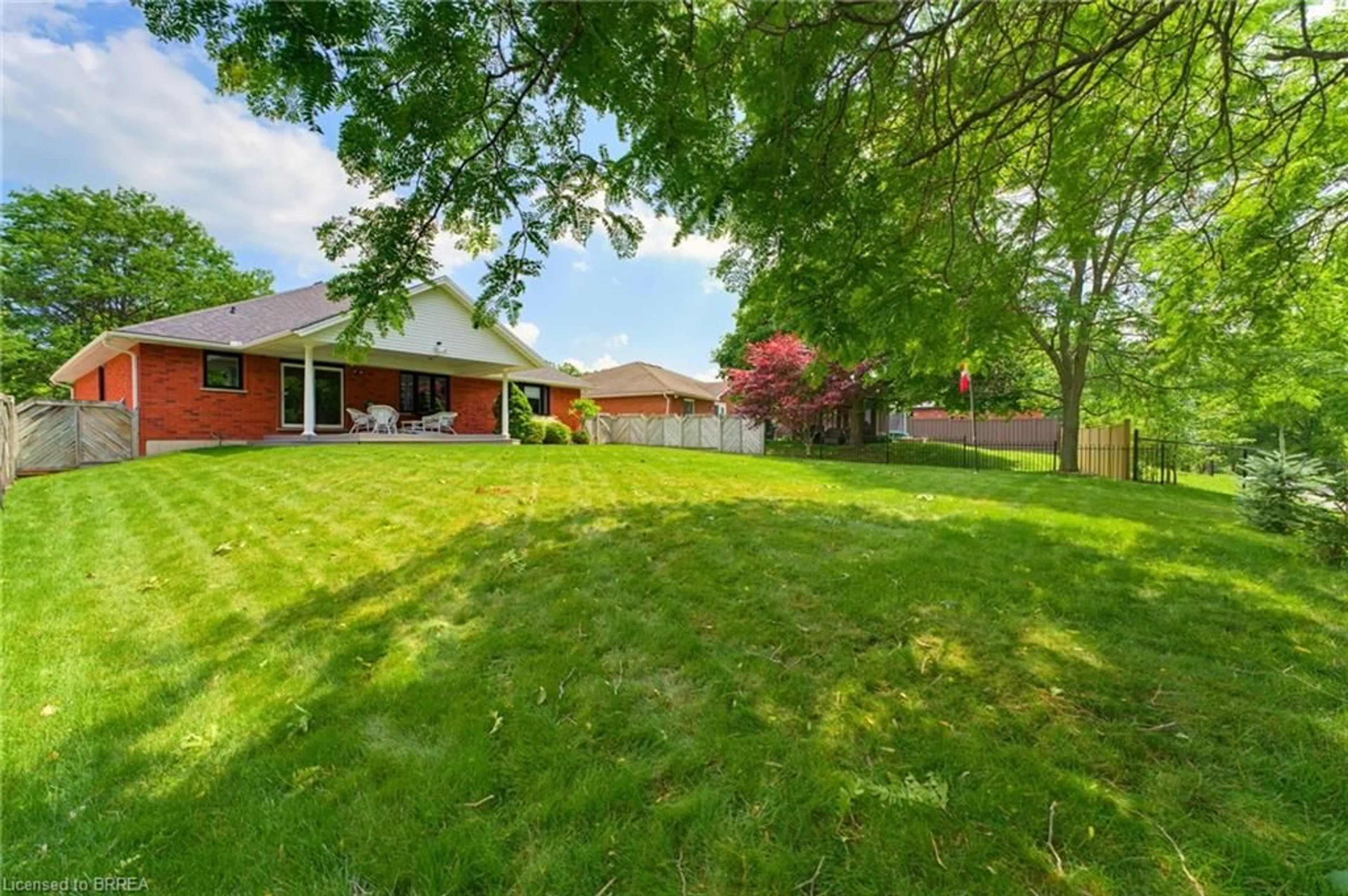 A pic from outside/outdoor area/front of a property/back of a property/a pic from drone, street for 12 Macbride Crt, Brantford Ontario N3T 6J1