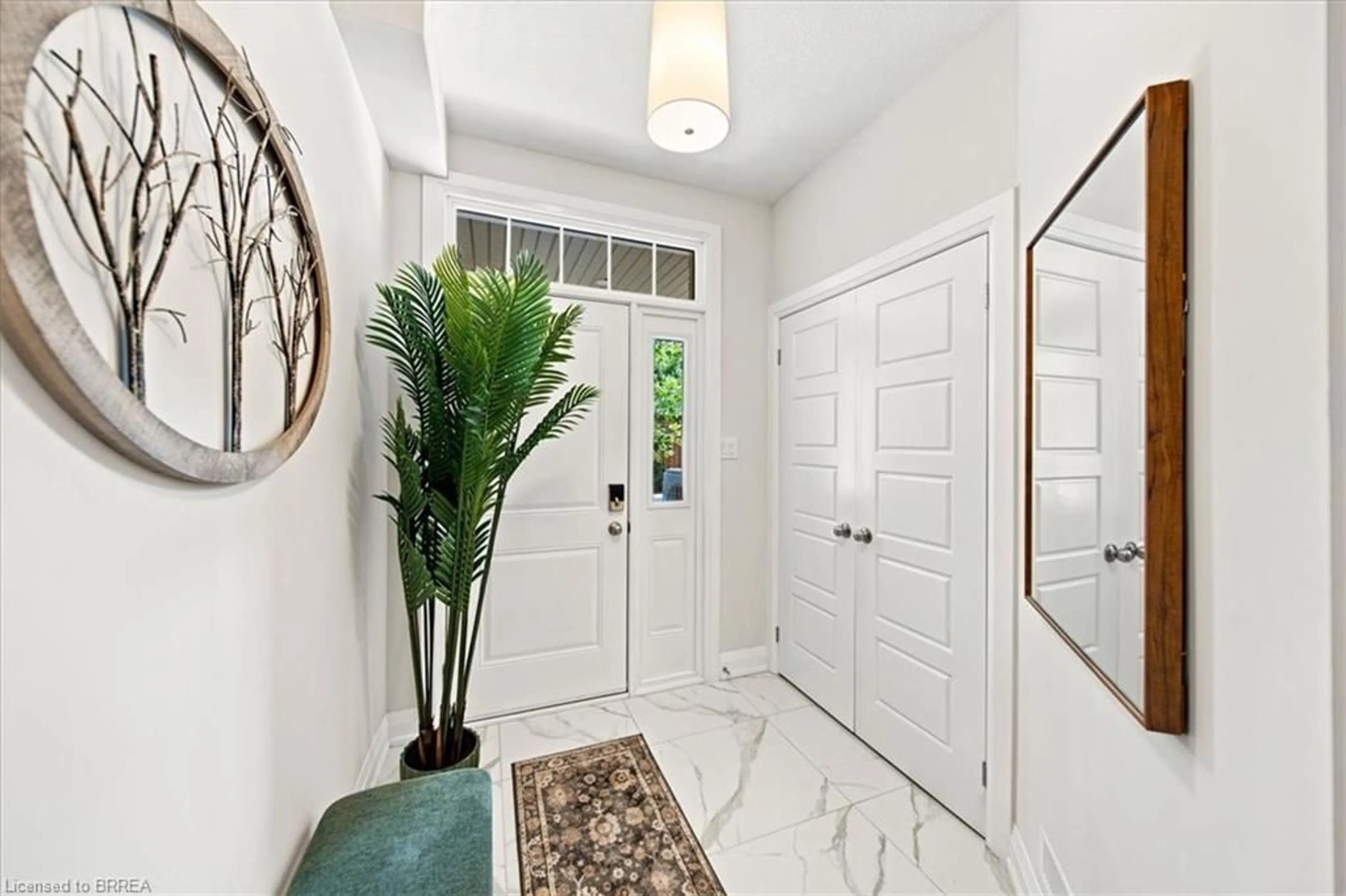 Indoor entryway for 677 Park Rd #162, Brantford Ontario N3R 0C2