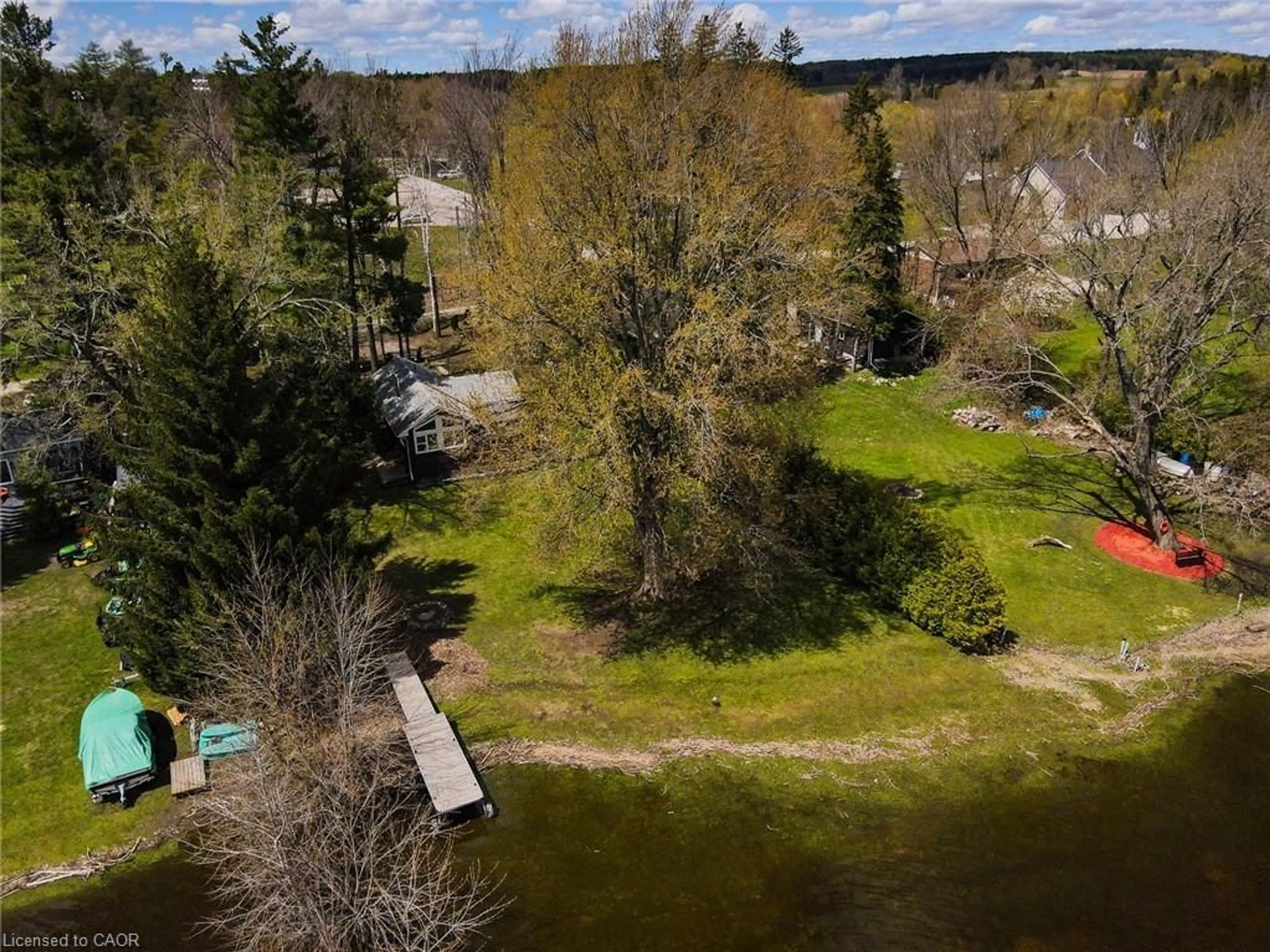 A pic from outside/outdoor area/front of a property/back of a property/a pic from drone, water/lake/river/ocean view for 516 Fifth St St, Belwood Ontario N0B 1J0