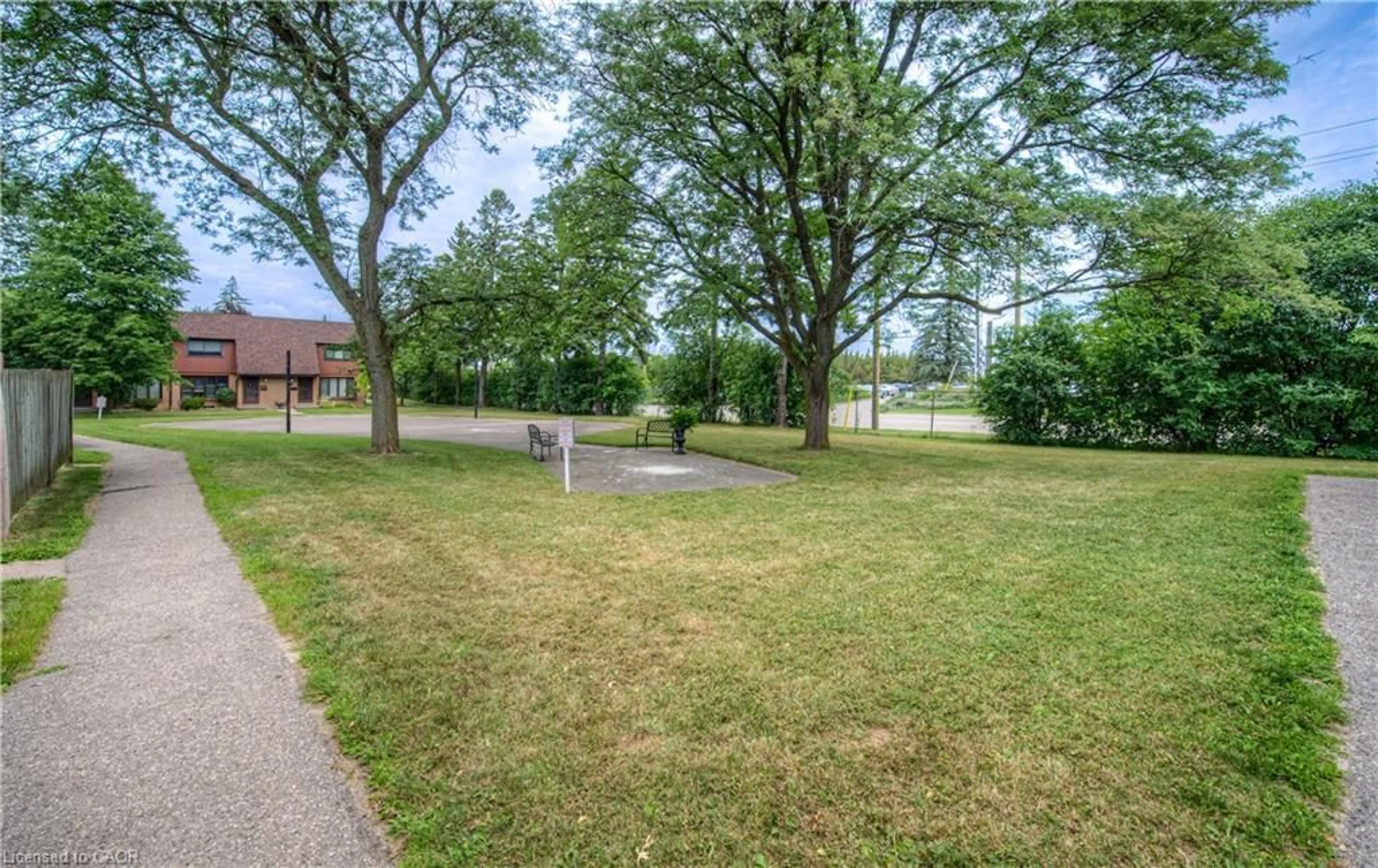 Patio, street for 112 Kingswood Dr #21, Kitchener Ontario N2E 1S9