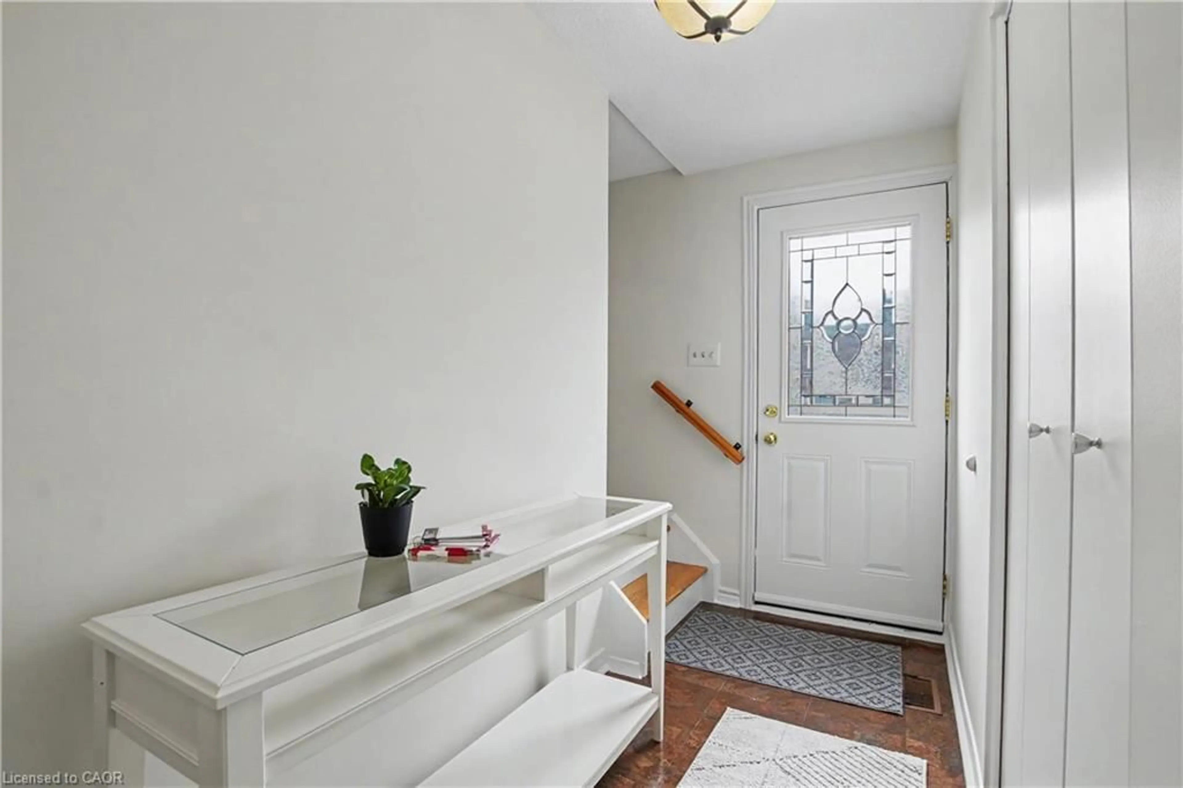 Indoor entryway for 120 Country Club Dr #58, Guelph Ontario N1E 3K7