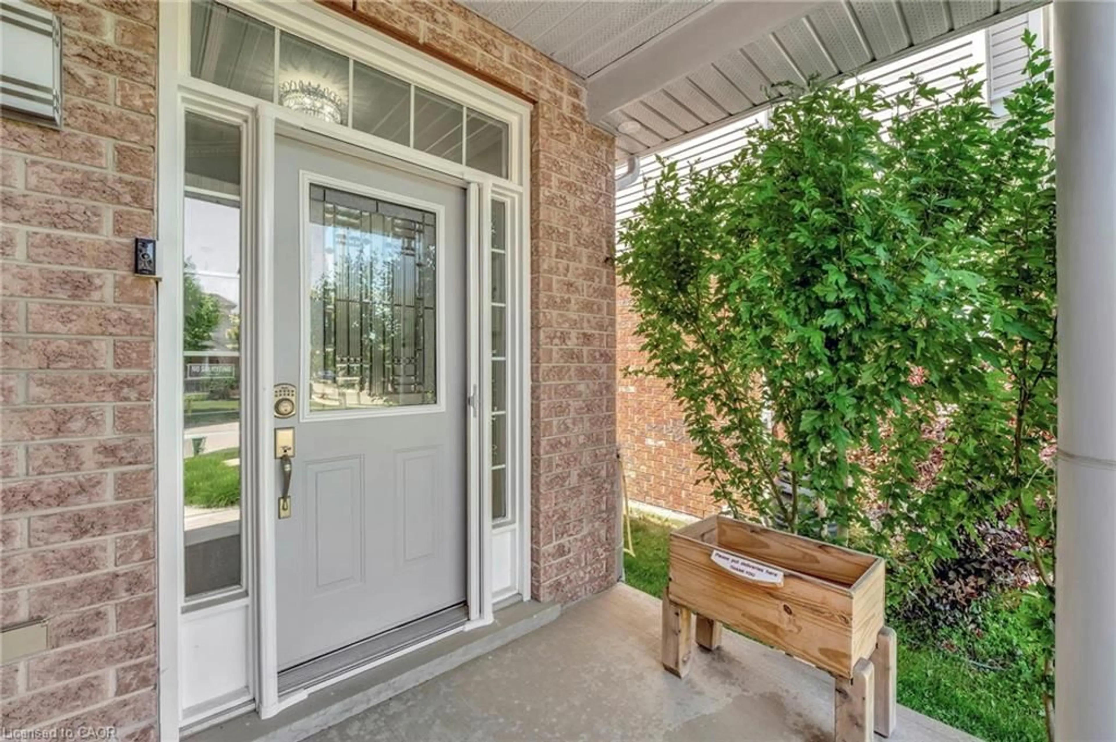 Indoor entryway for 35 Dubrick Cres, Kitchener Ontario N2E 4A7